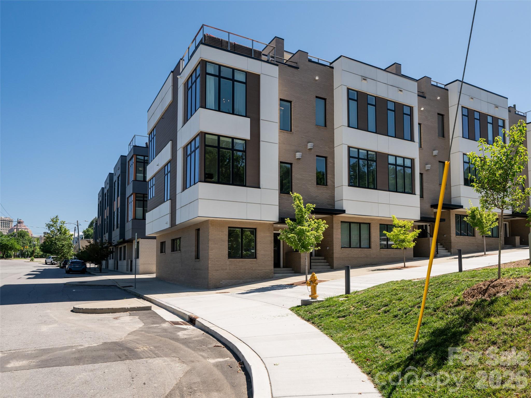 1 Bauhaus Court — Asheville