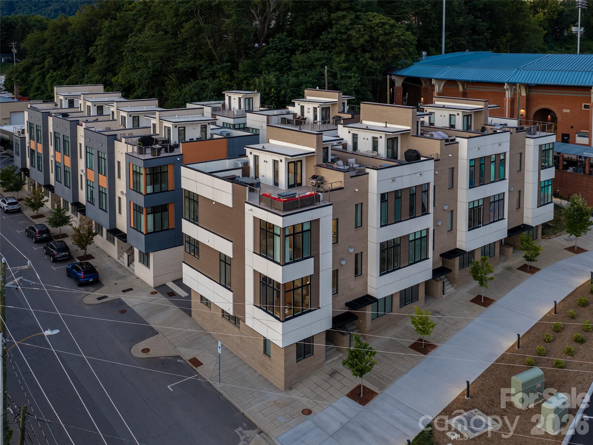 1 Bauhaus Court — Asheville