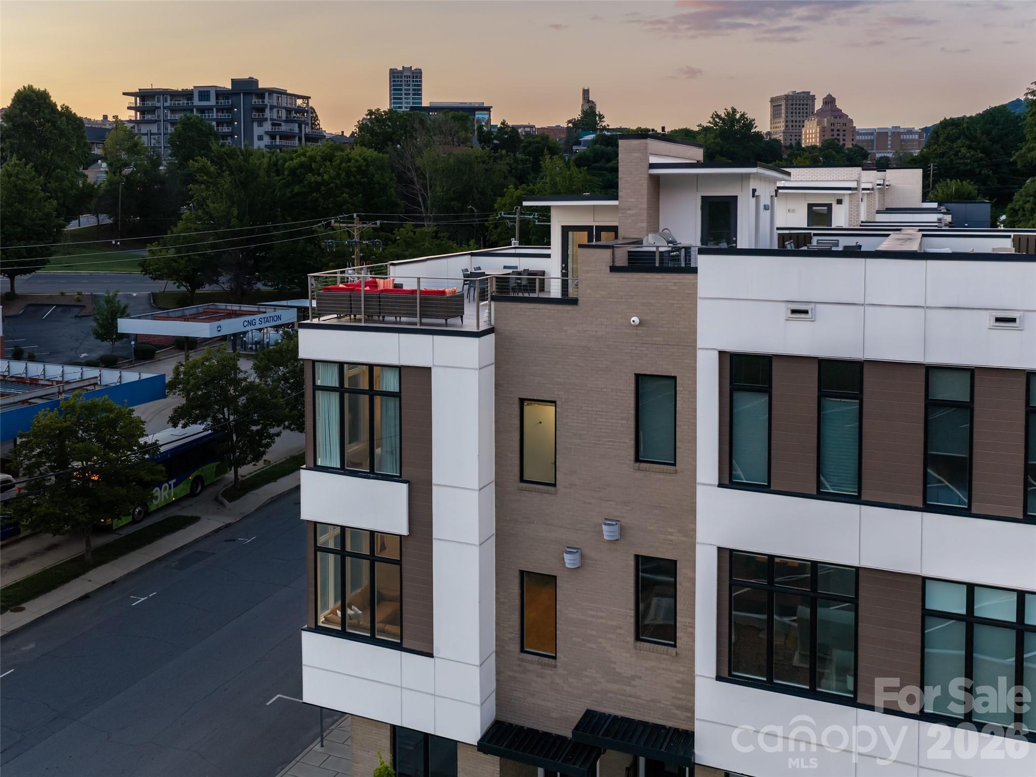 1 Bauhaus Court — Asheville