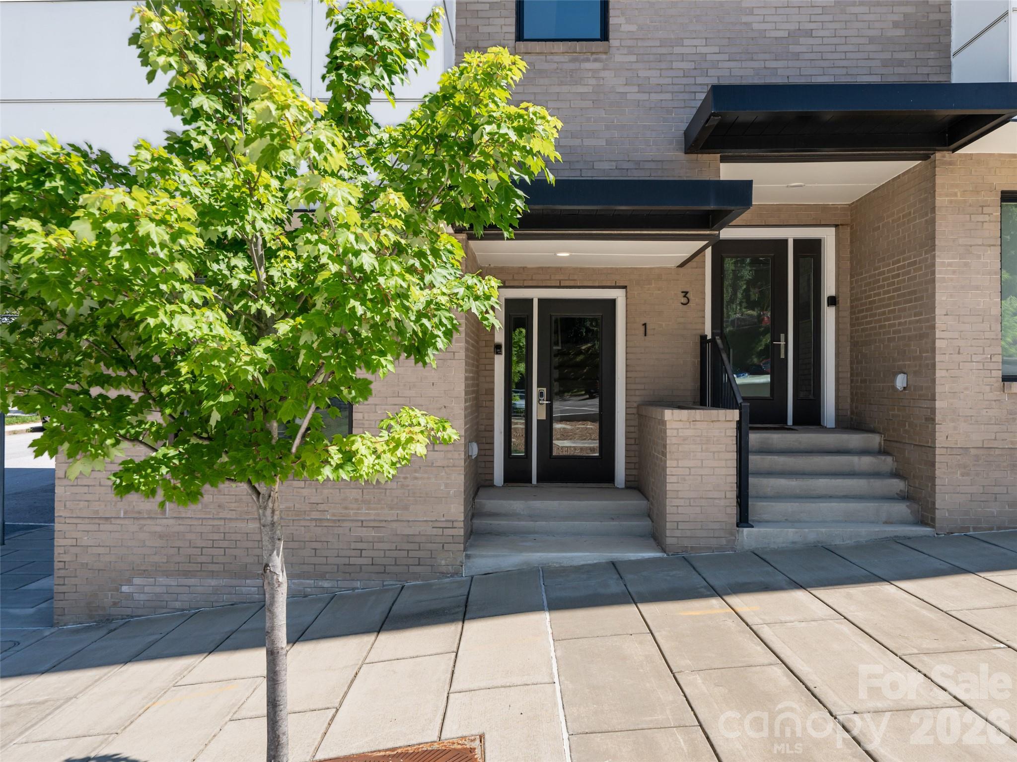 1 Bauhaus Court — Asheville
