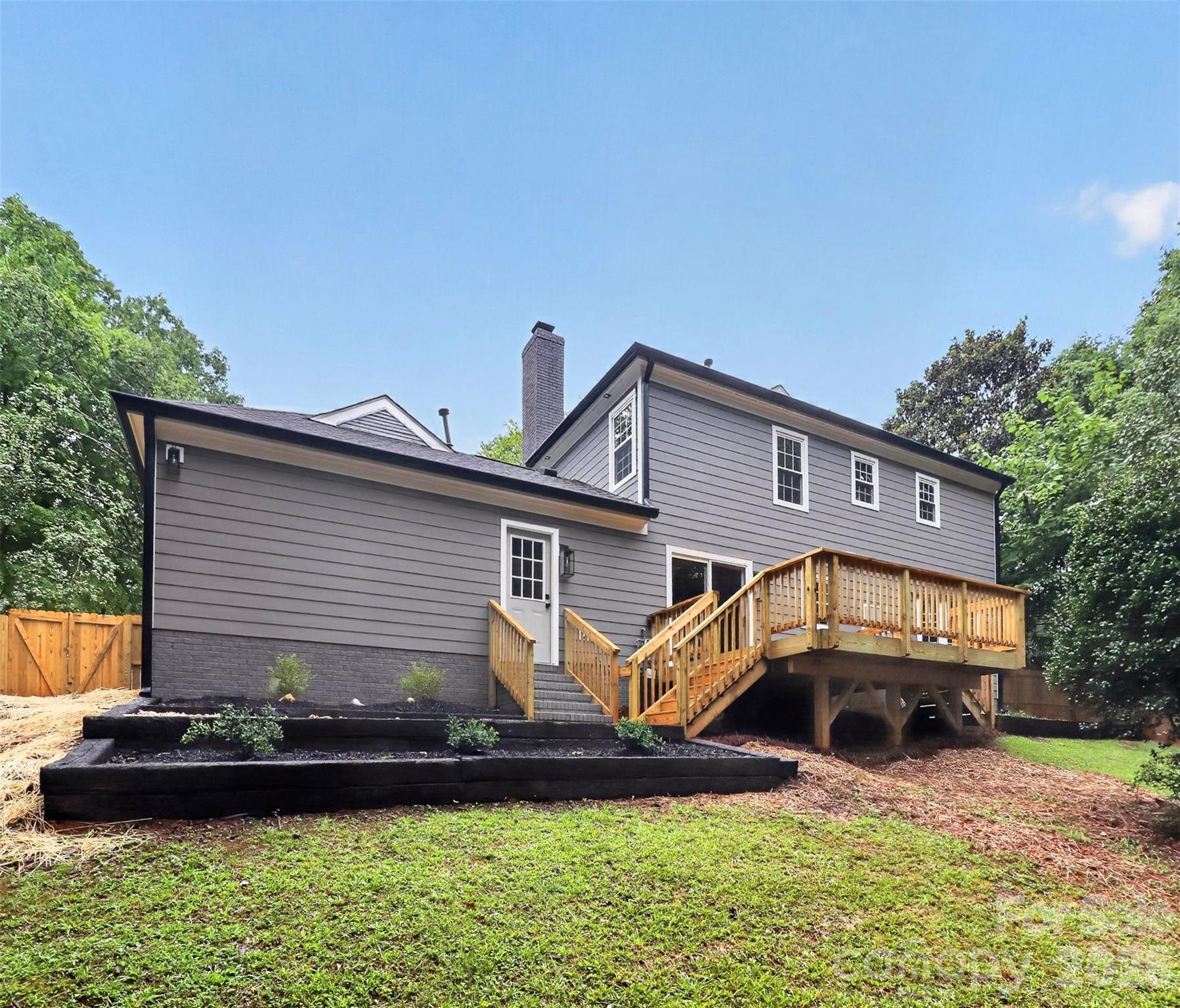 400 Hickok Court — Charlotte