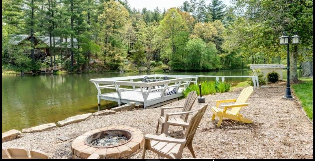 1150 W Blue Ridge Road — Flat Rock