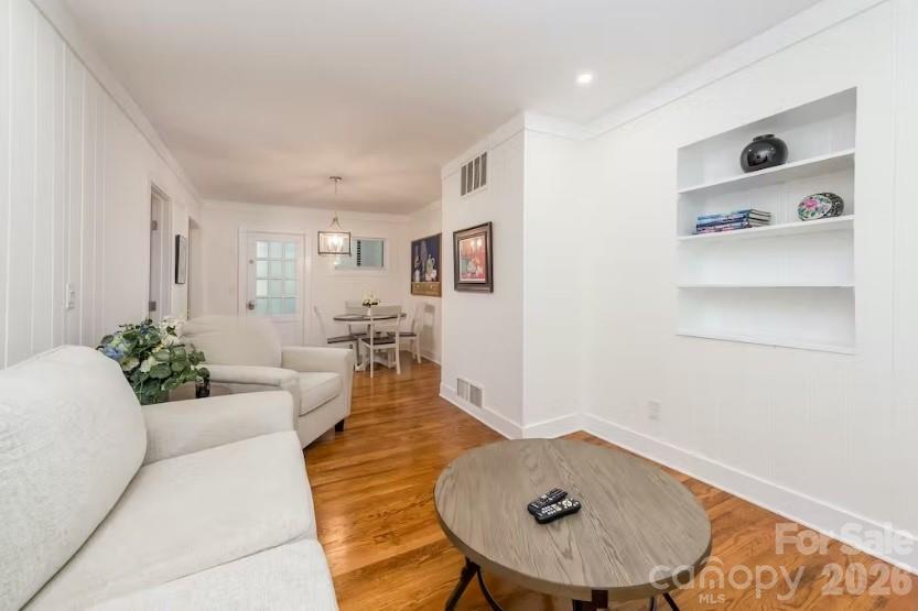 1150 W Blue Ridge Road — Flat Rock