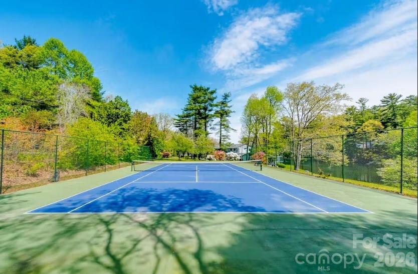1150 W Blue Ridge Road — Flat Rock