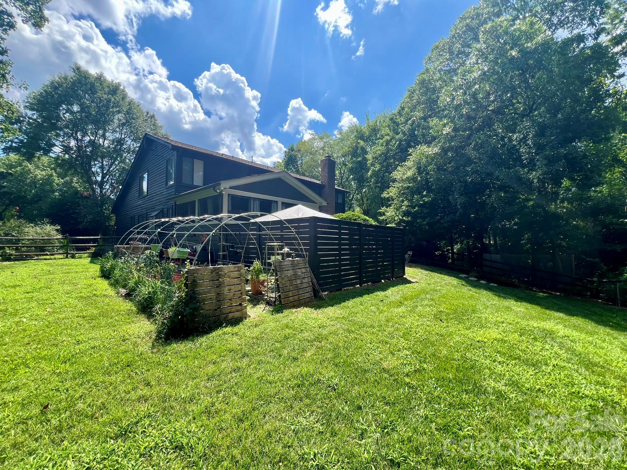 200 Foxlair Court — Matthews