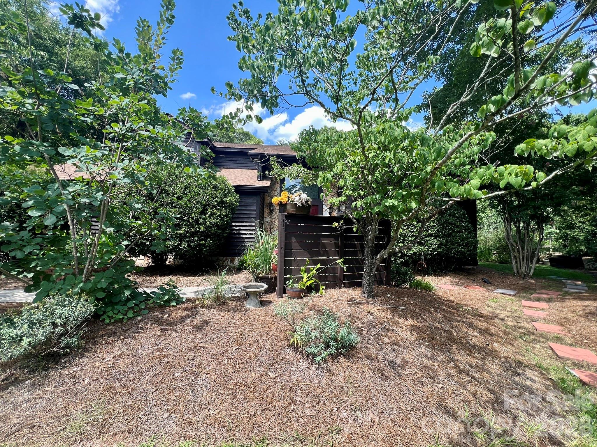 200 Foxlair Court — Matthews