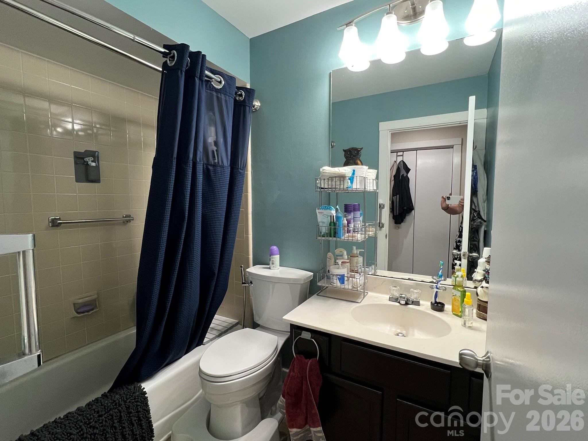 200 Foxlair Court — Matthews