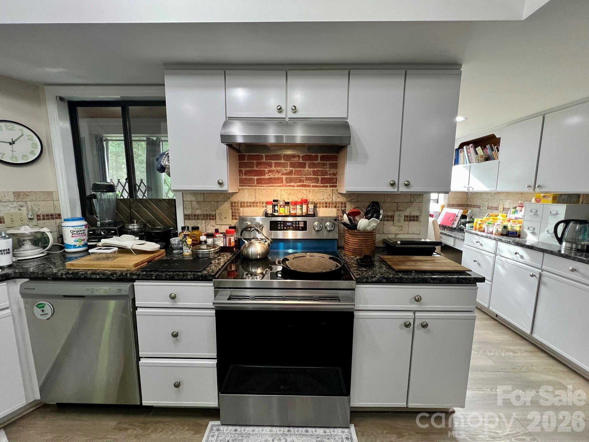 200 Foxlair Court — Matthews