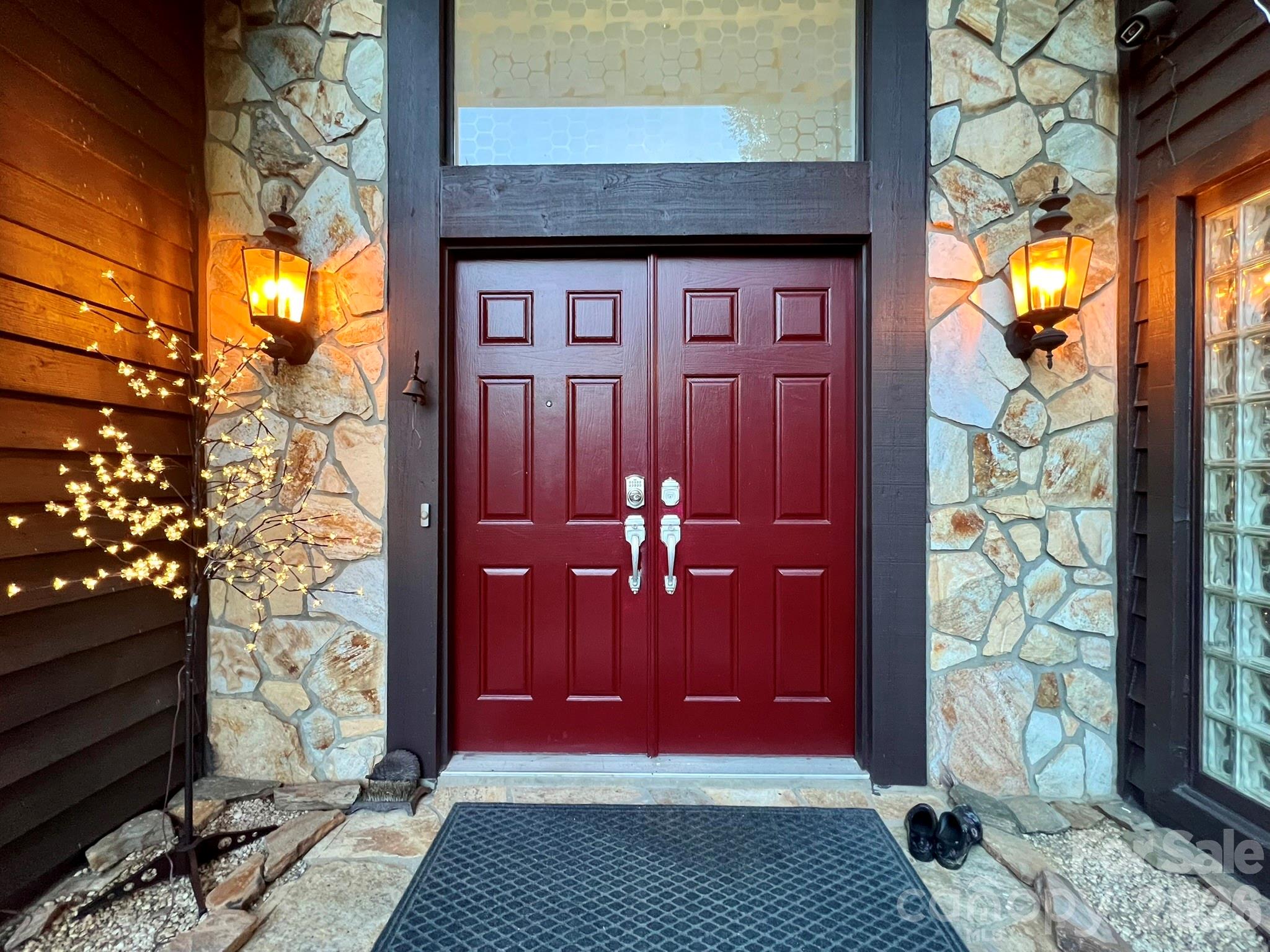 200 Foxlair Court — Matthews