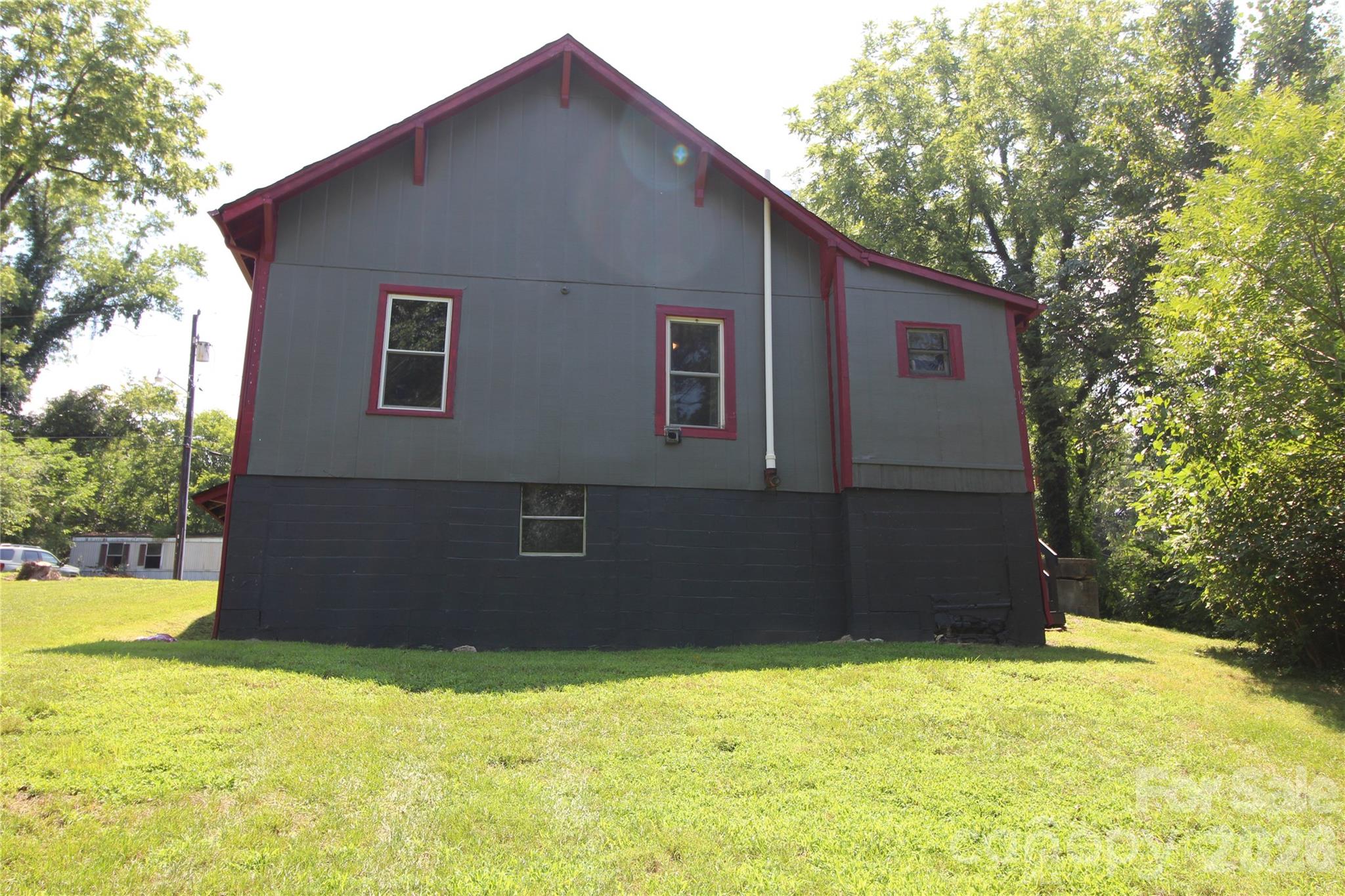 438 Folk Street NW — Lenoir