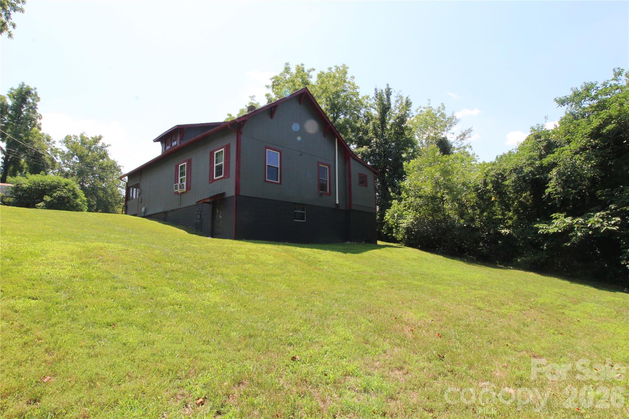 438 Folk Street NW — Lenoir