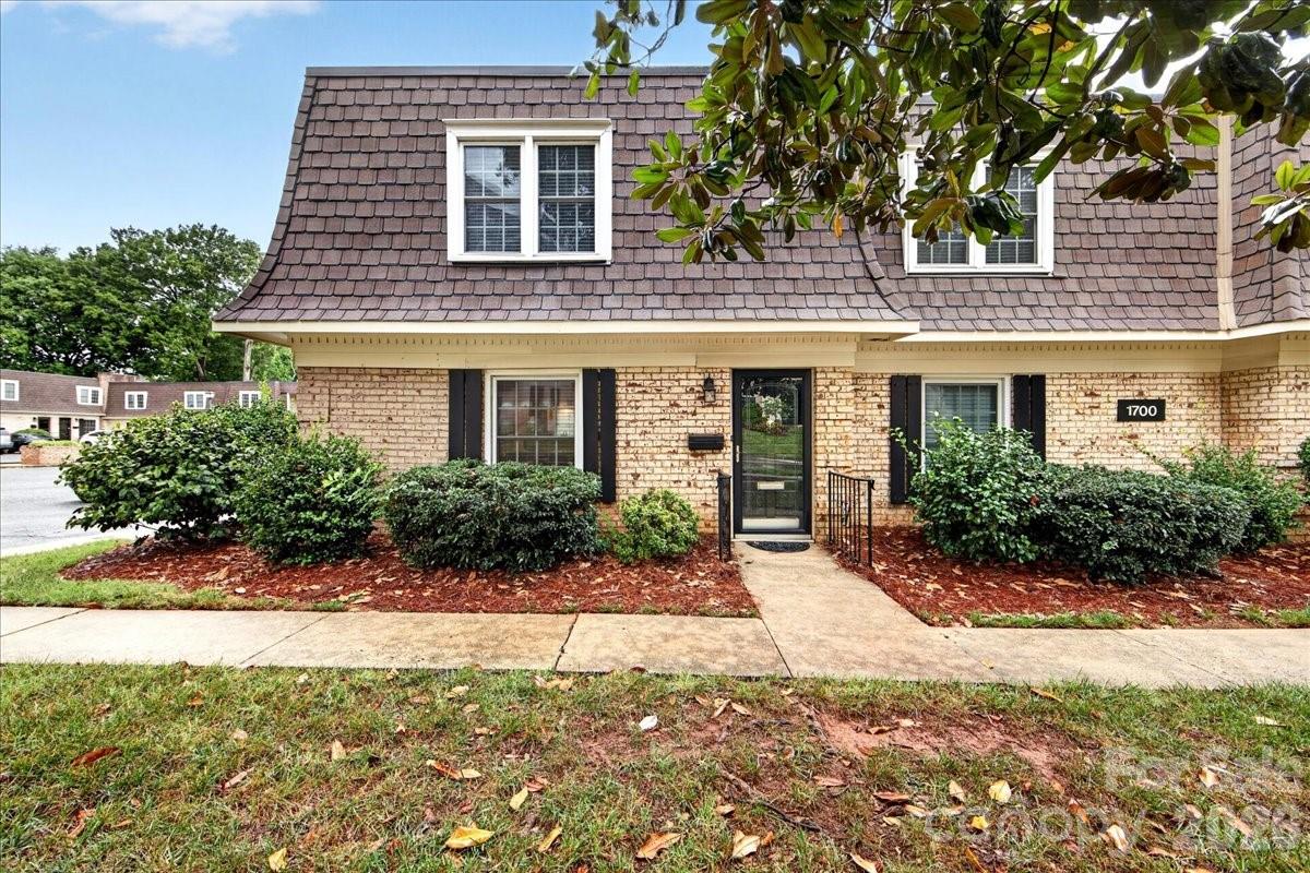 1700 Roxborough Road #A — Charlotte
