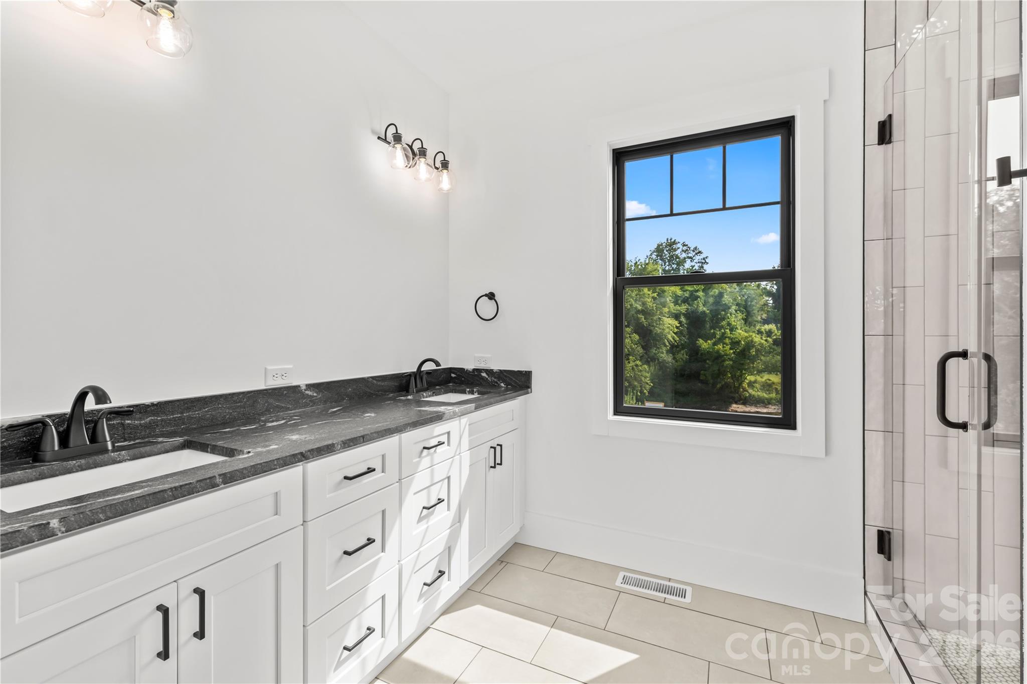 18 S Martha Kate Drive #22 — Hendersonville