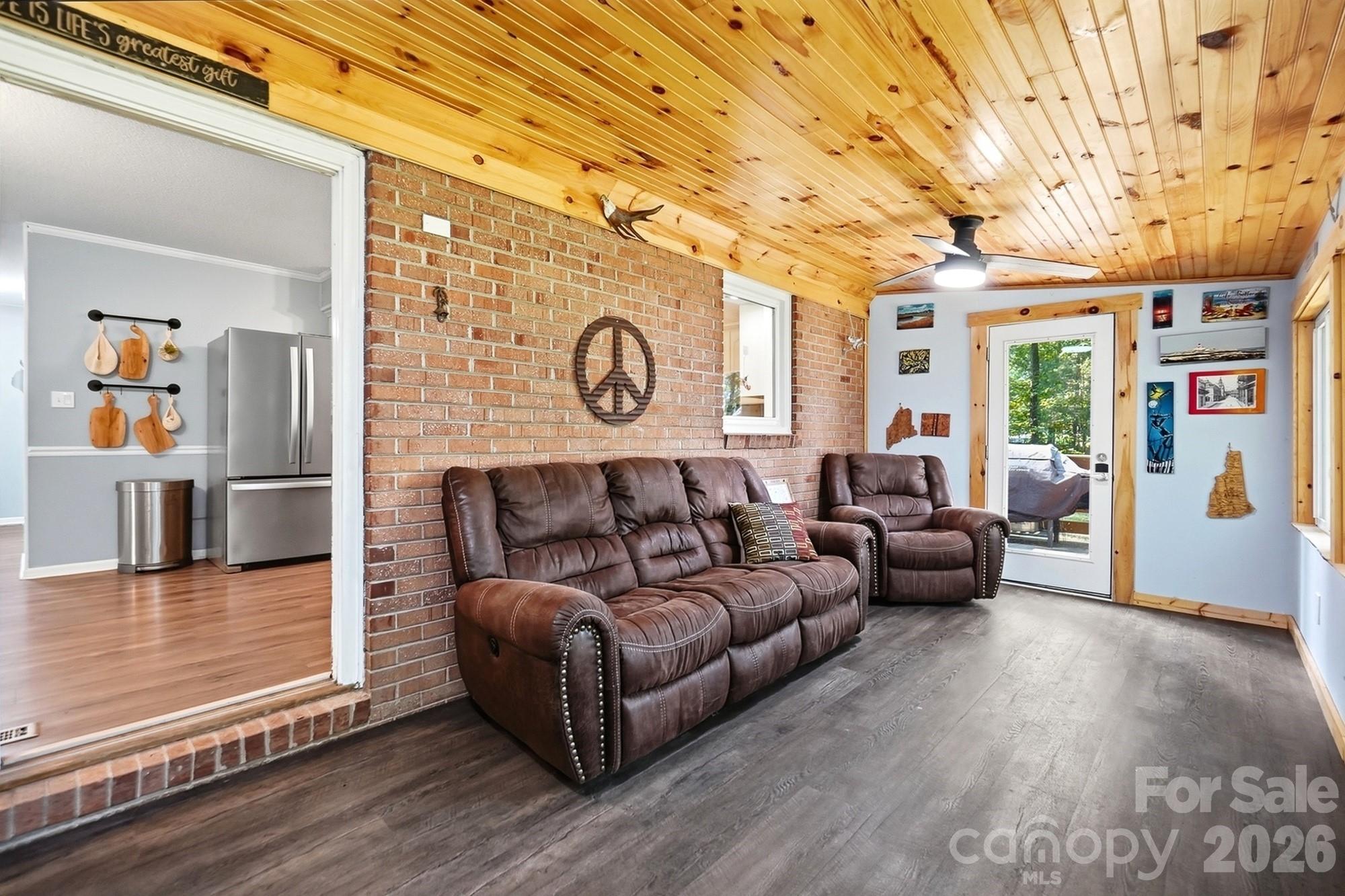 11060 Teresia Lane — Midland