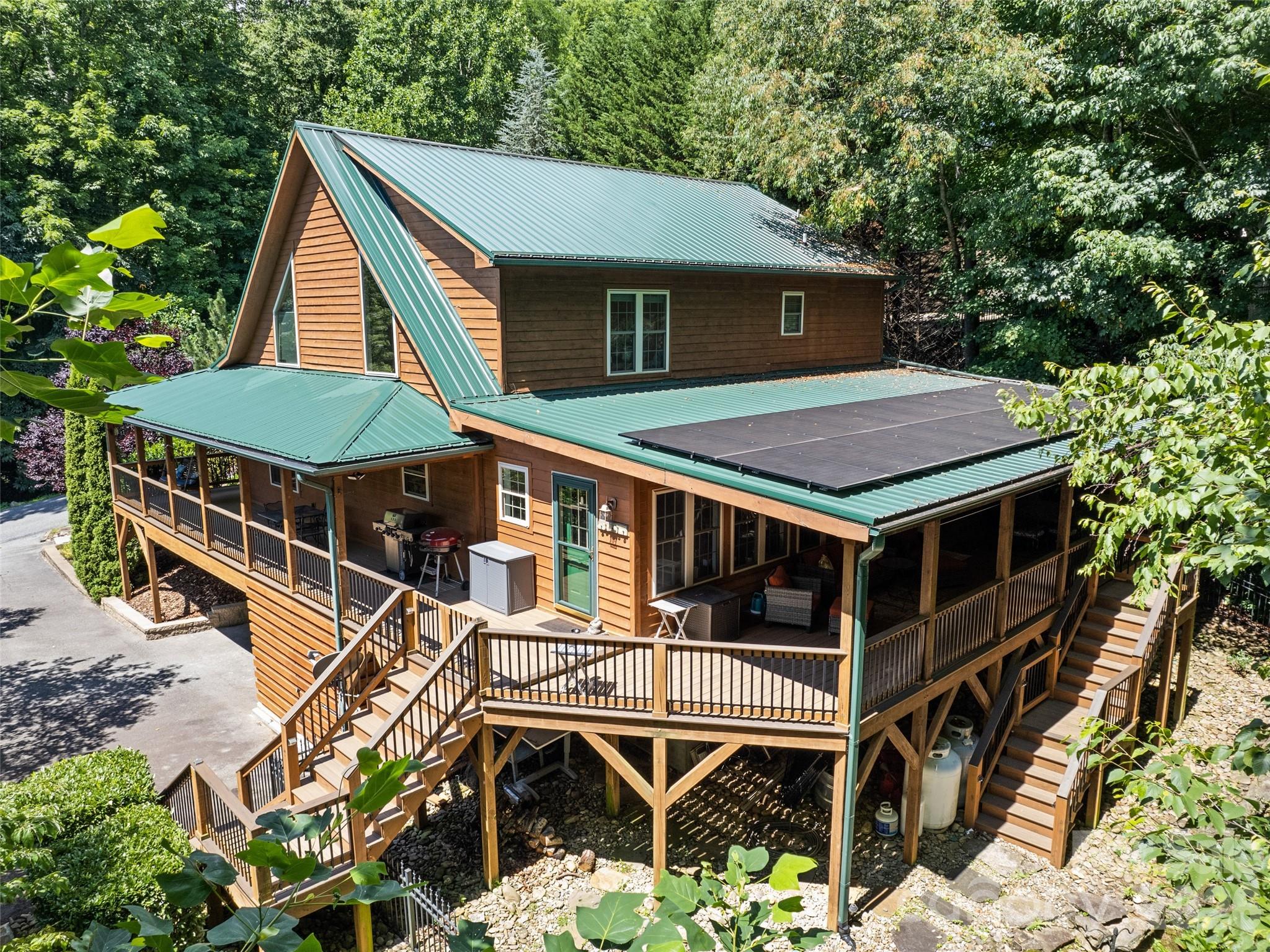 612 Brannon Forest Drive — Waynesville