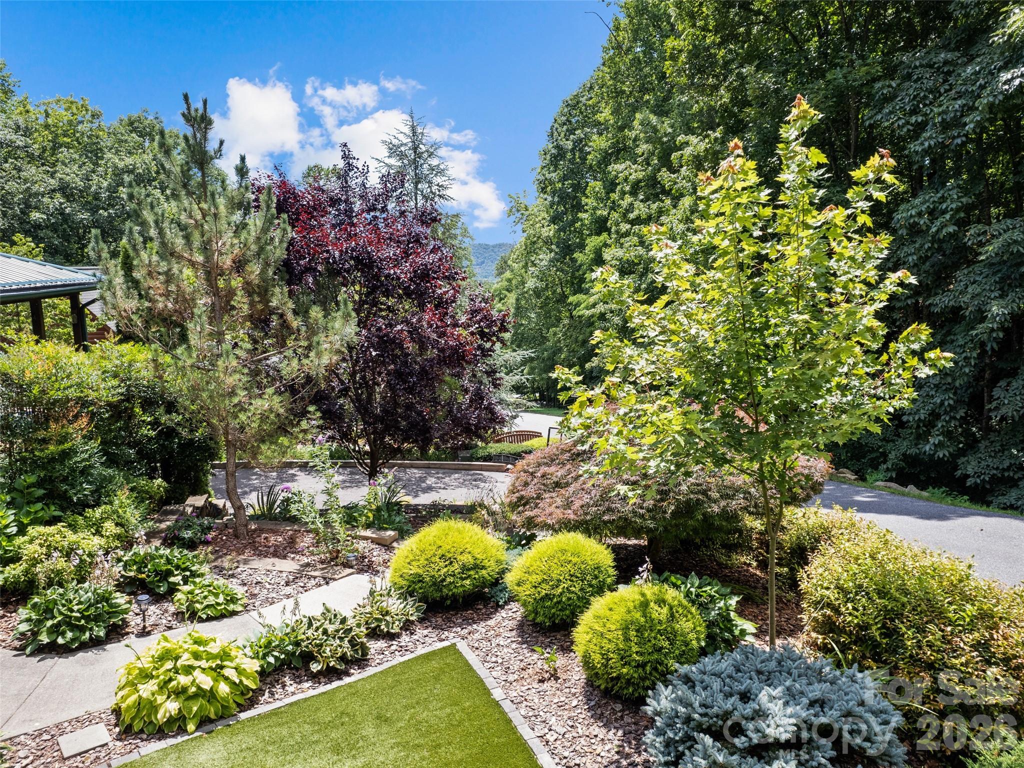 612 Brannon Forest Drive — Waynesville