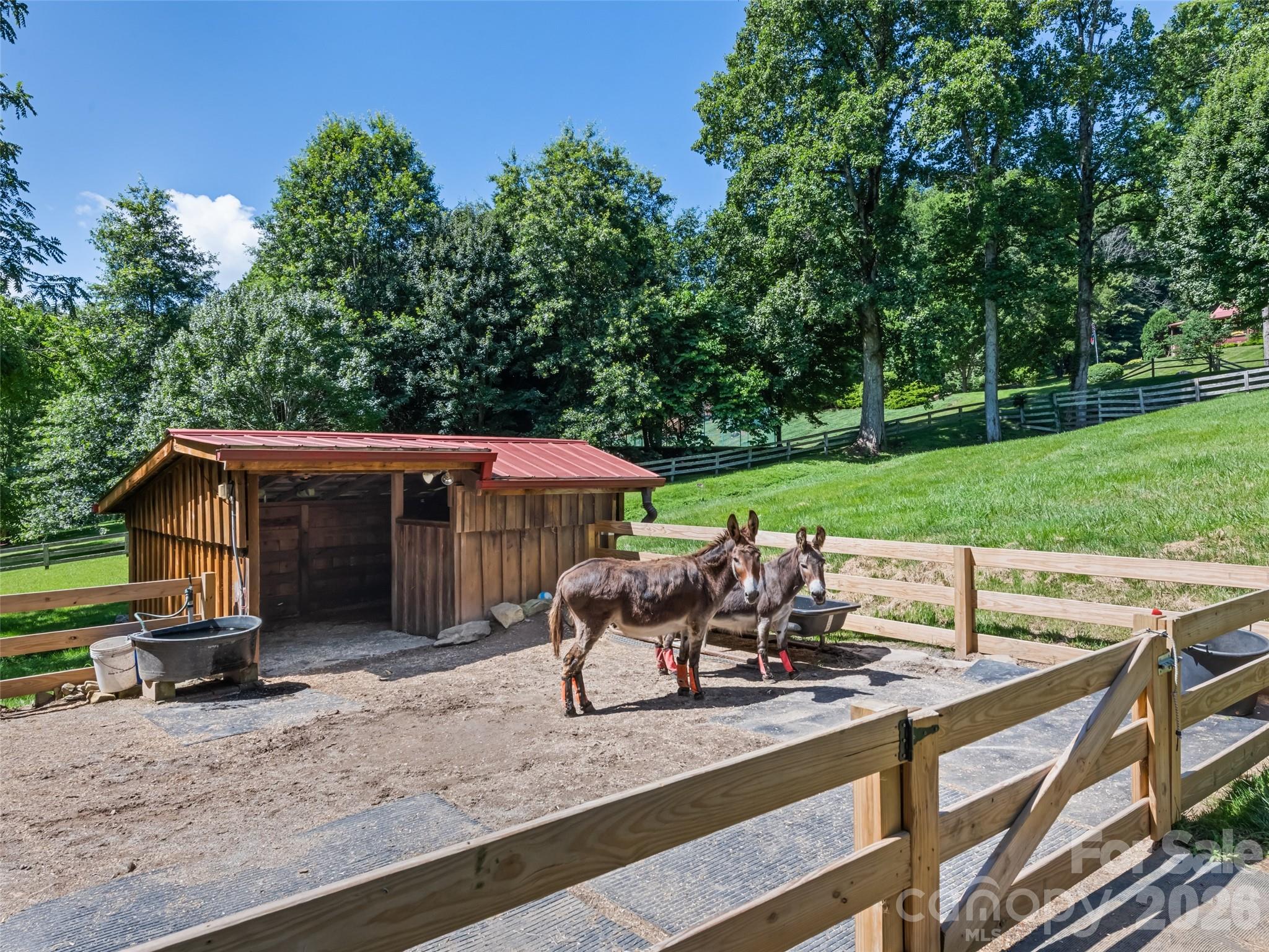 612 Brannon Forest Drive — Waynesville