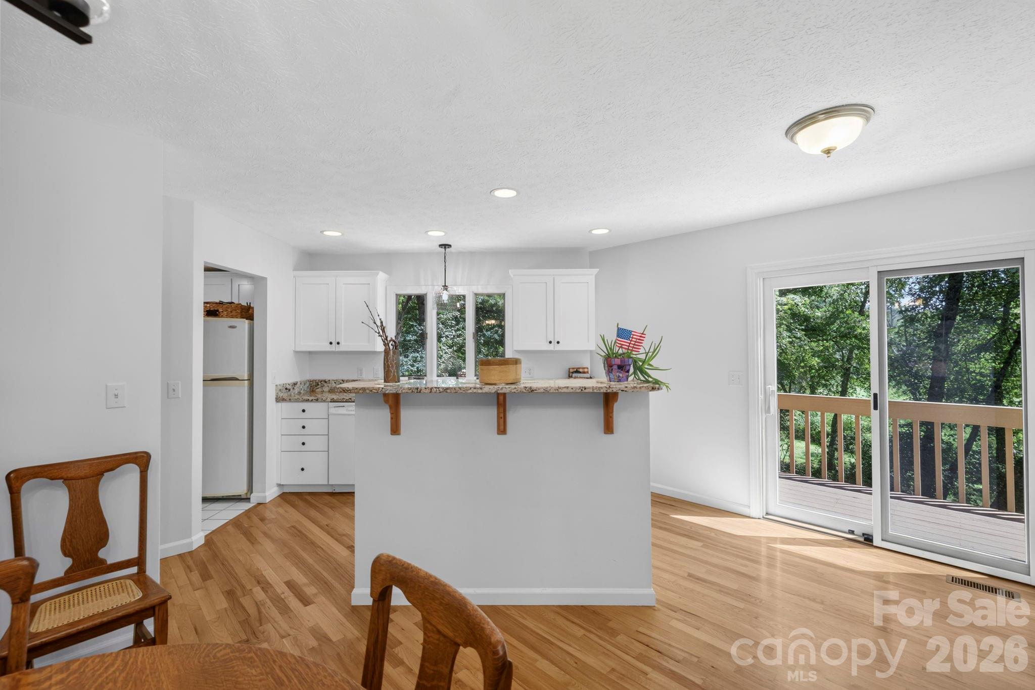 200 Newman Drive — Hendersonville