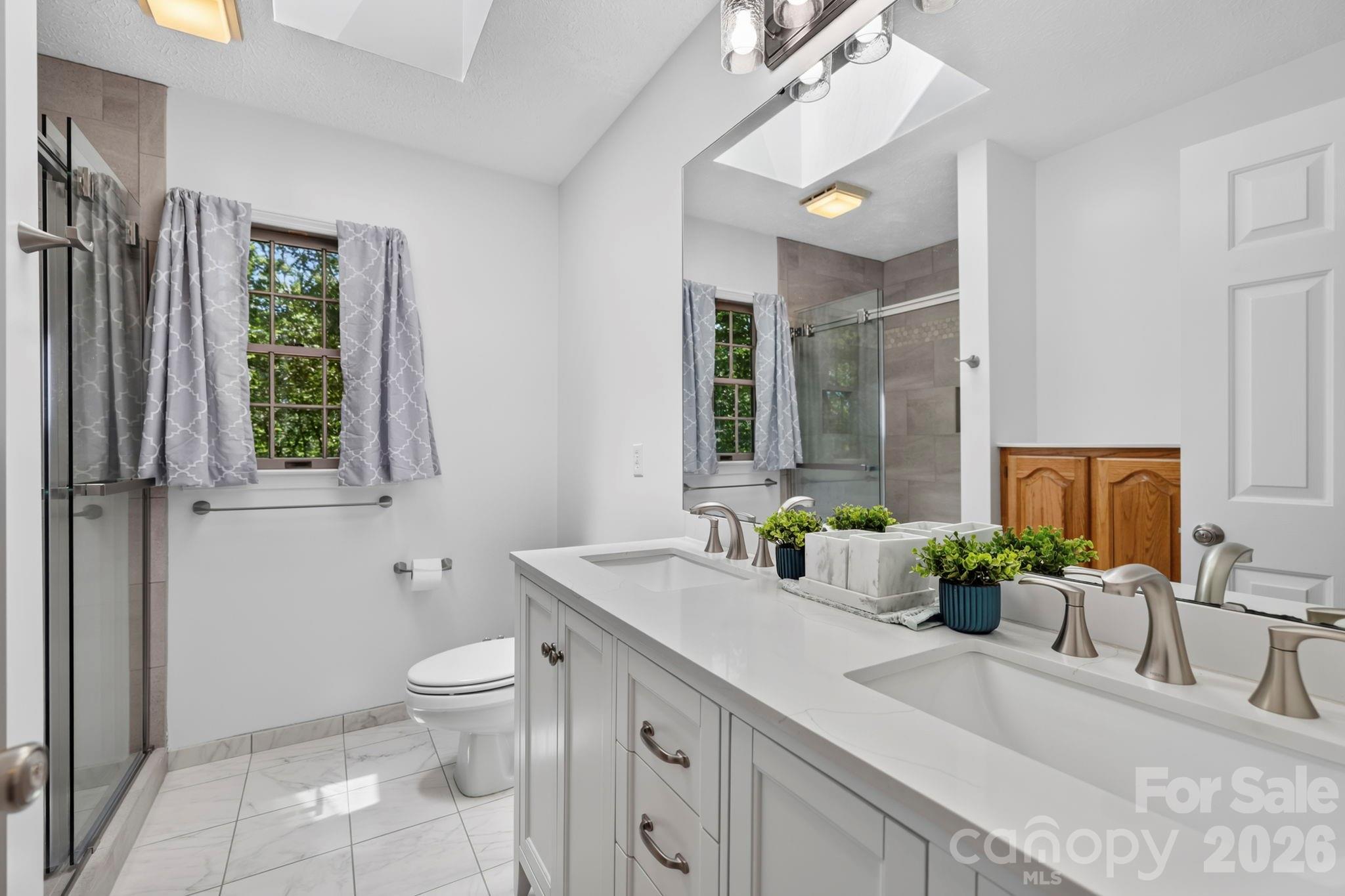 200 Newman Drive — Hendersonville
