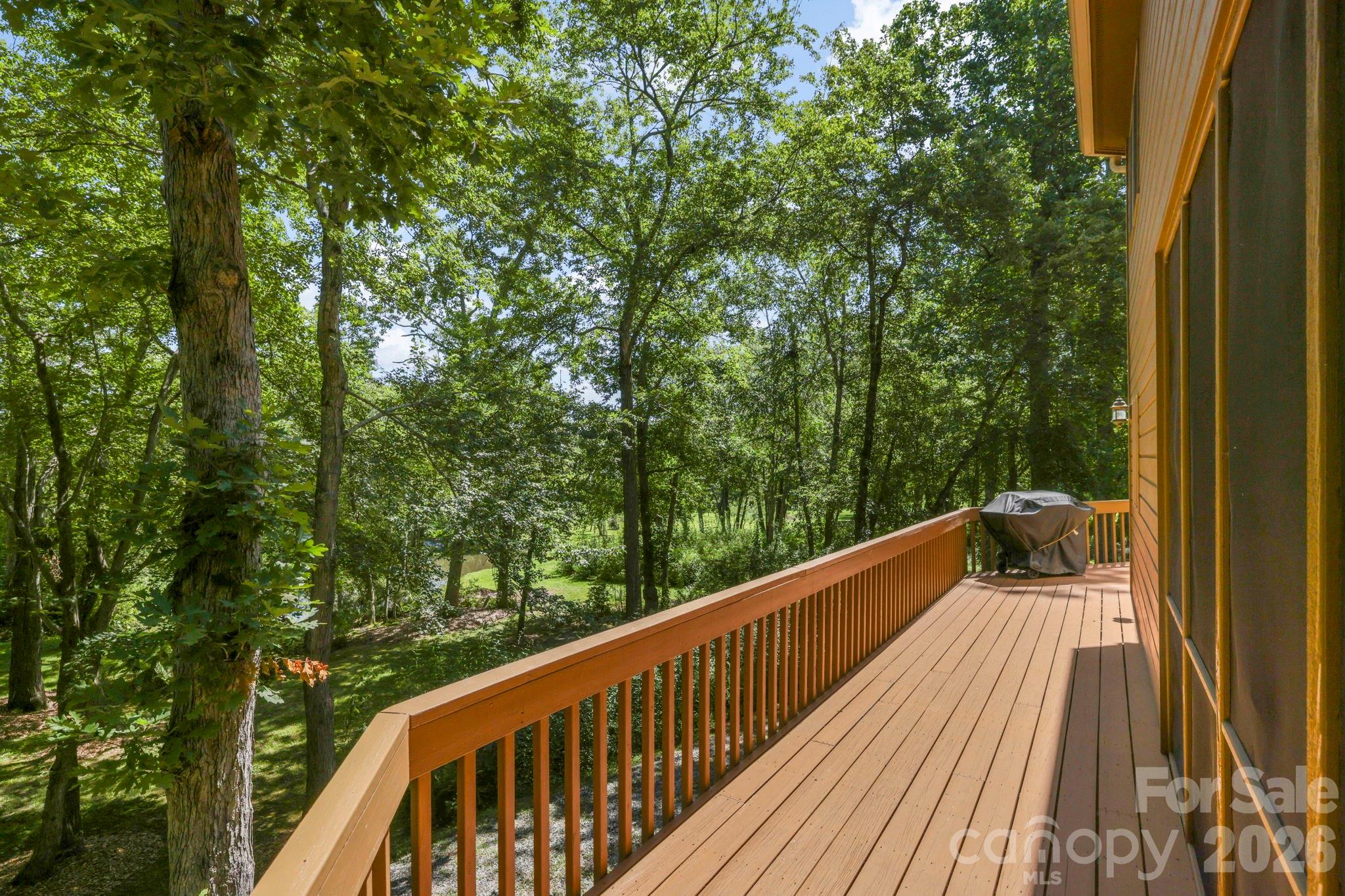 200 Newman Drive — Hendersonville