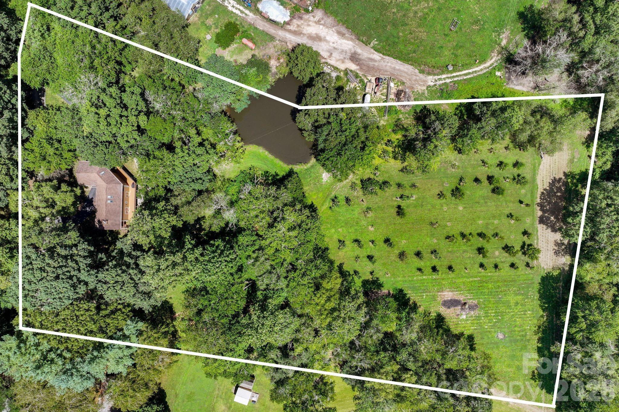 200 Newman Drive — Hendersonville