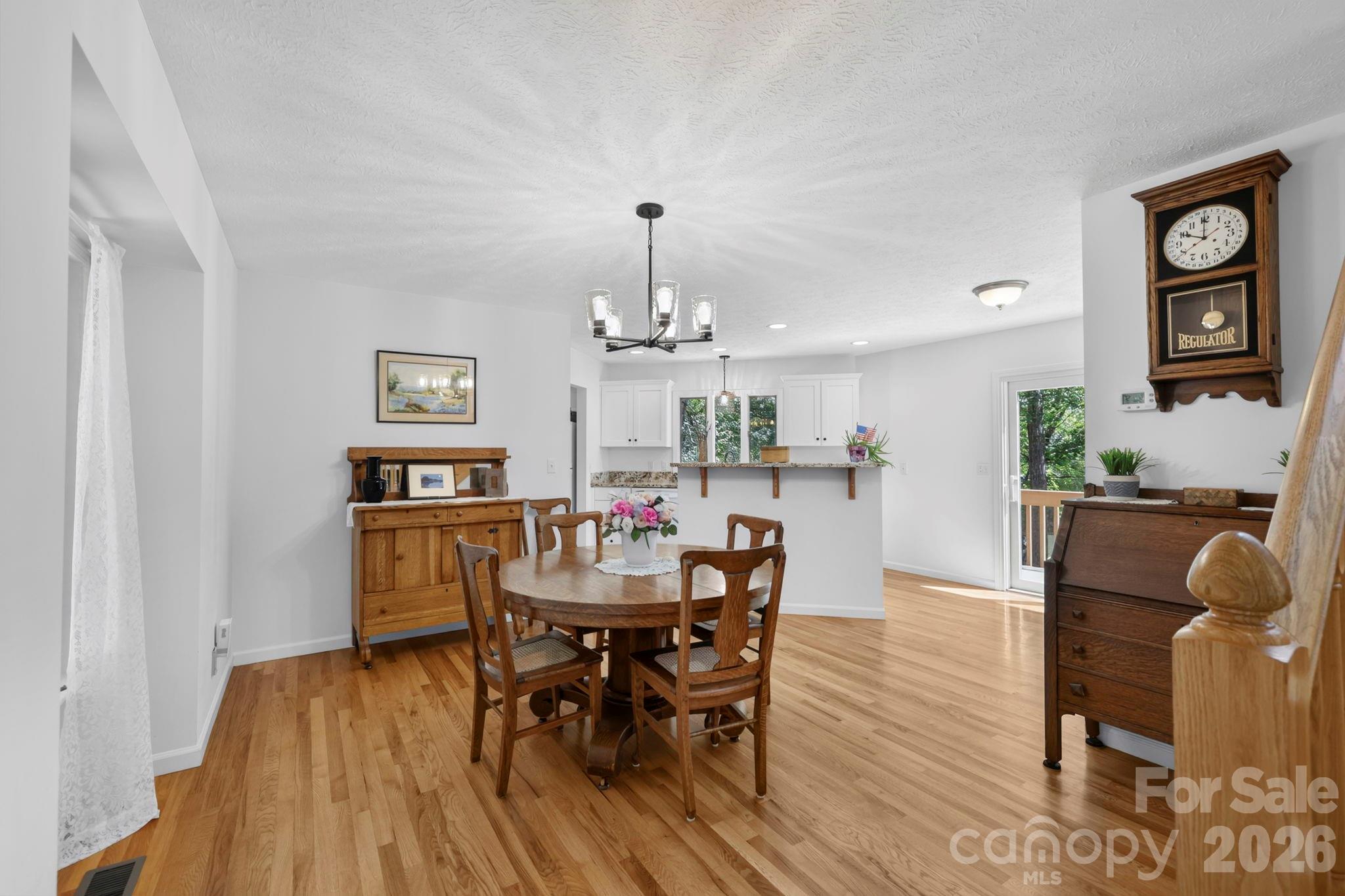 200 Newman Drive — Hendersonville