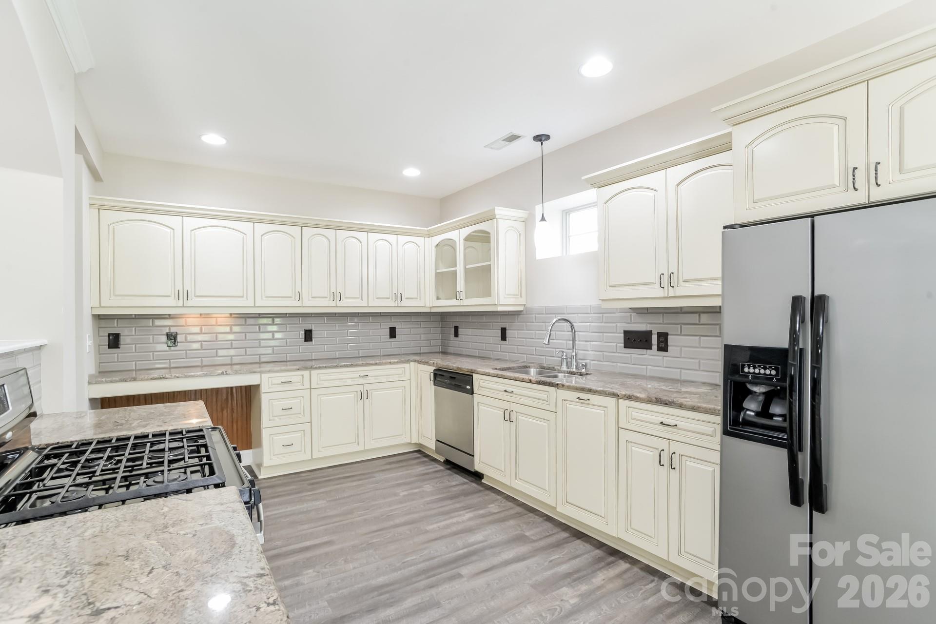 2360 Smith Harbour Drive — Denver