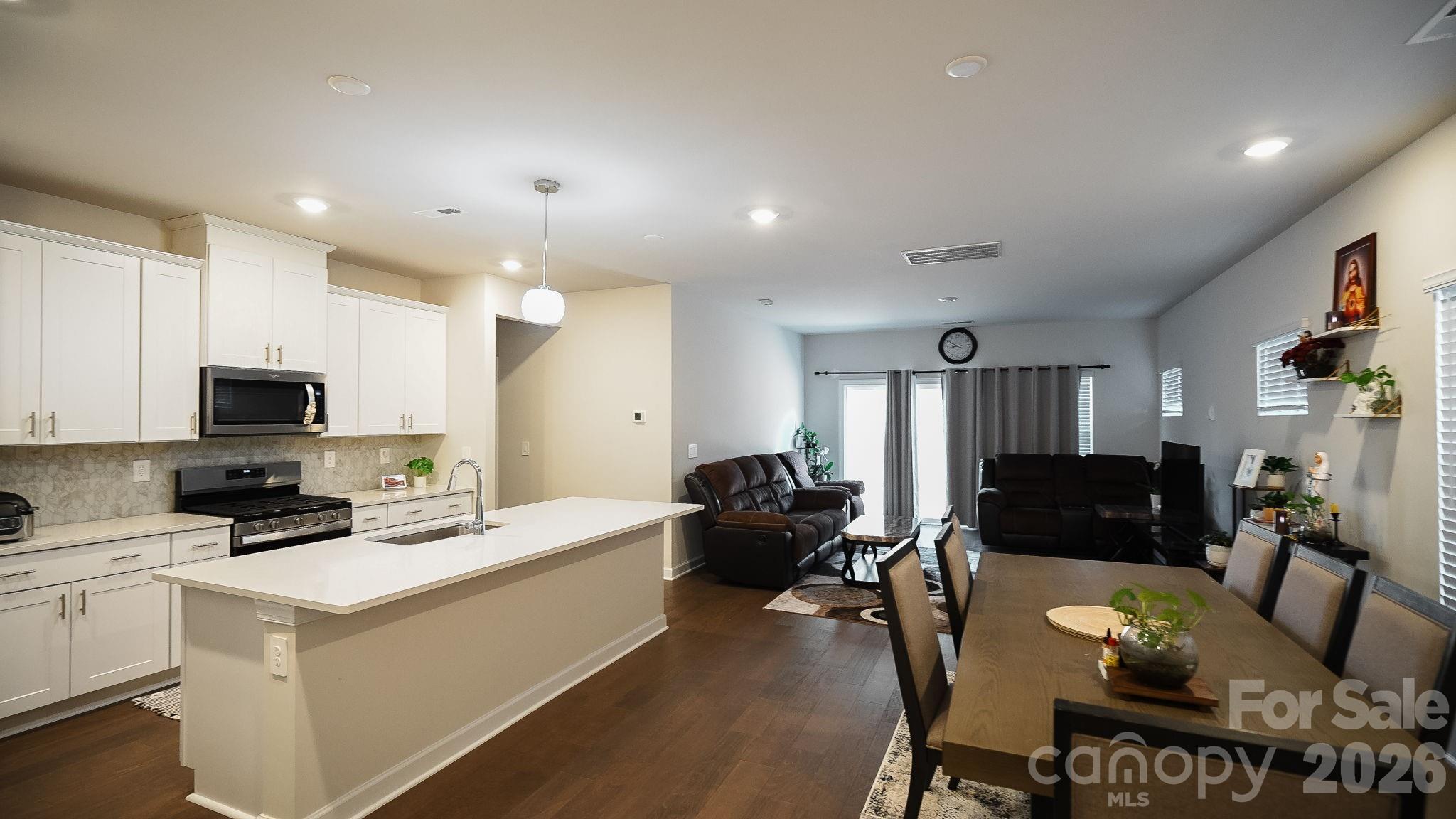 486 Olympia Way — York