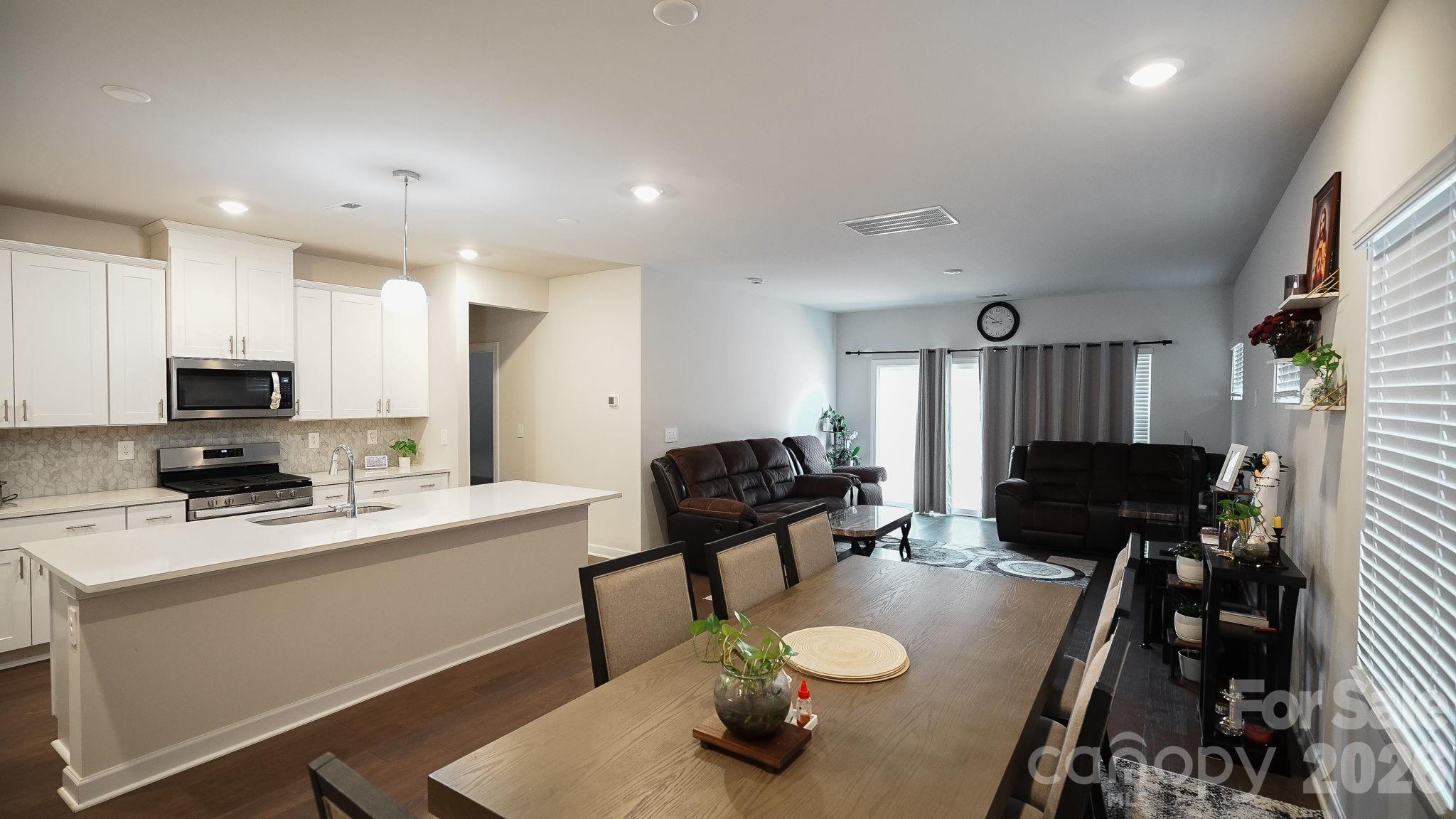 486 Olympia Way — York