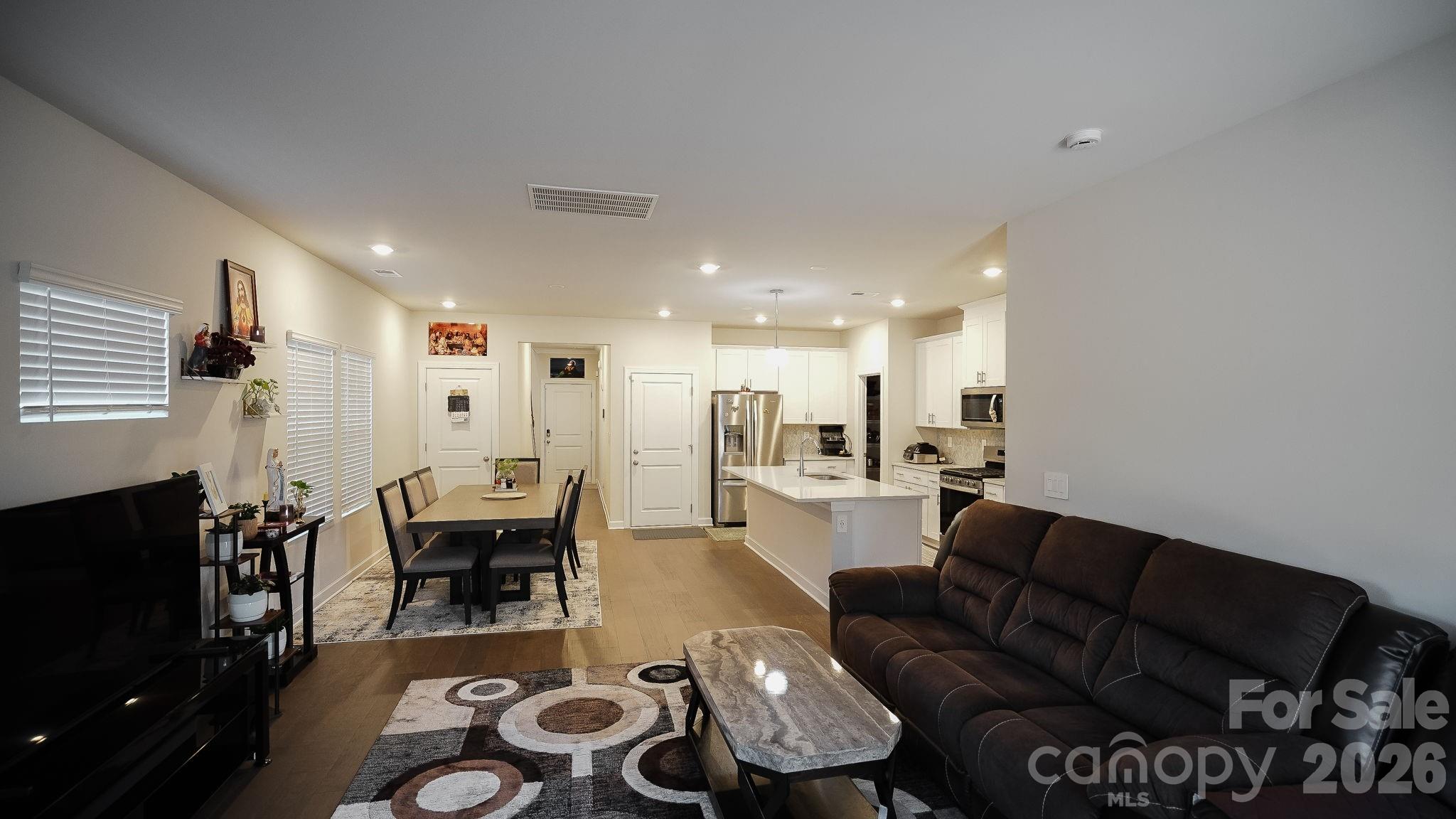 486 Olympia Way — York