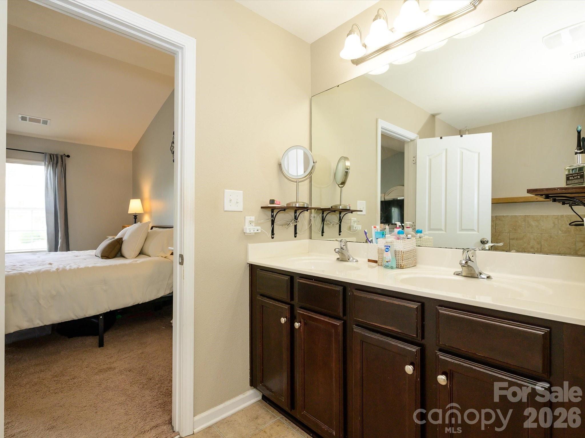 11819 Paver Lane — Midland