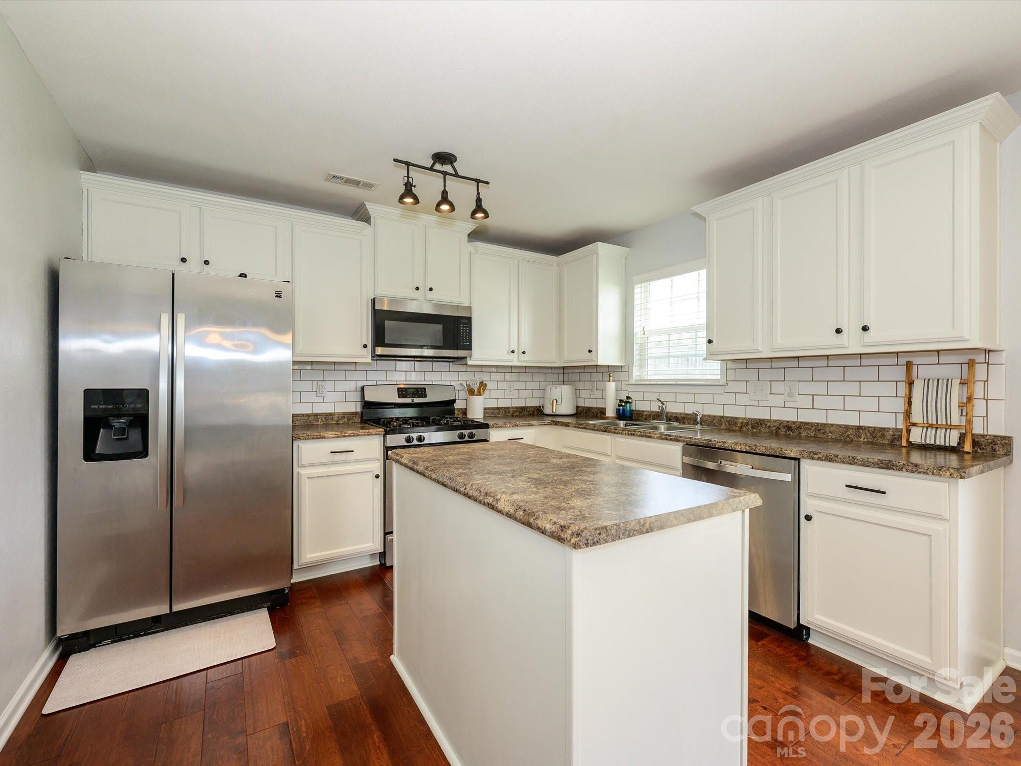 11819 Paver Lane — Midland