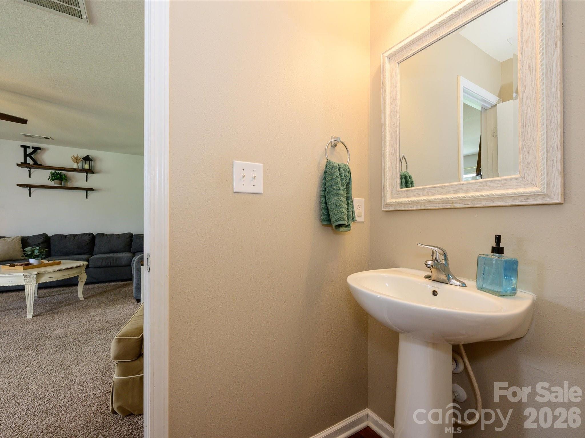 11819 Paver Lane — Midland