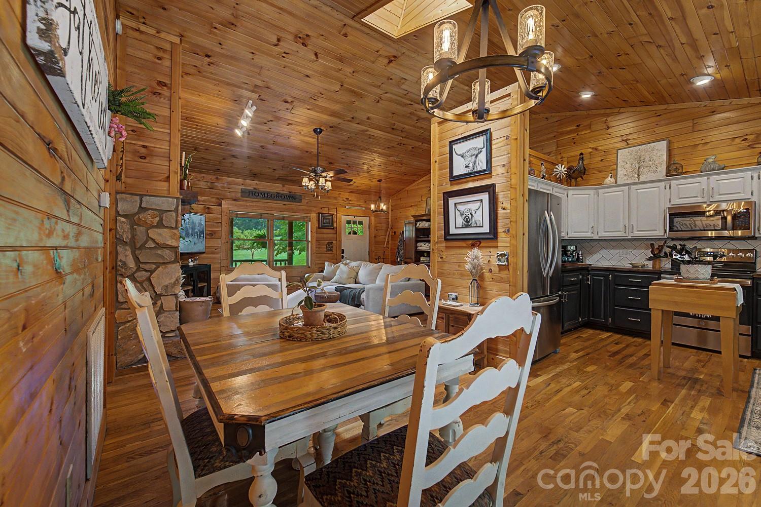91 Tibi Lane — Waynesville