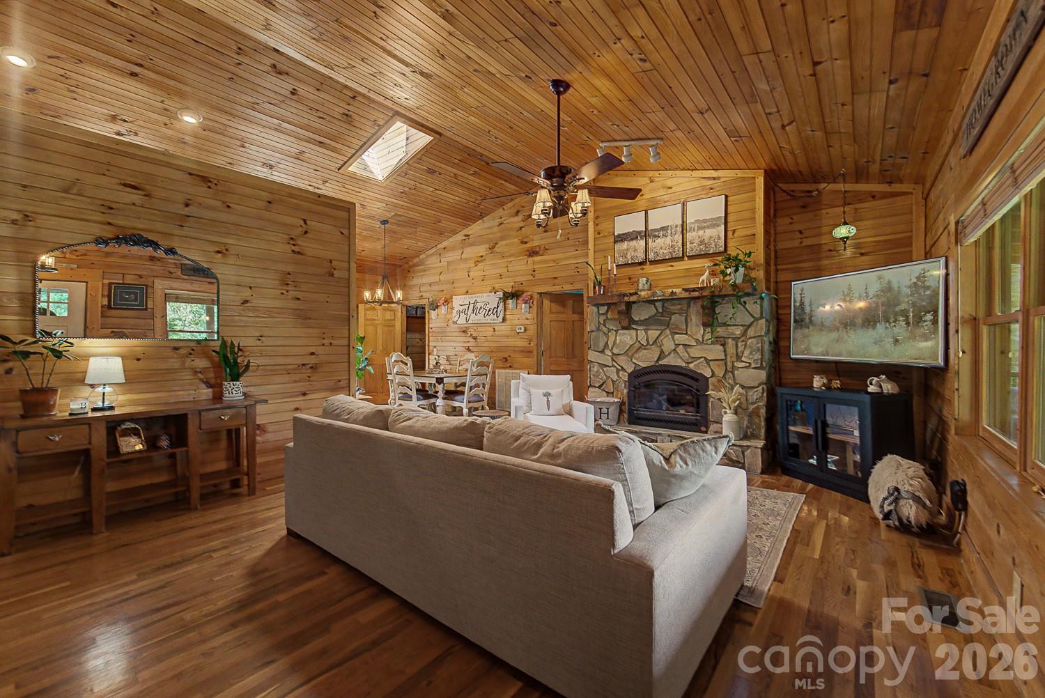 91 Tibi Lane — Waynesville