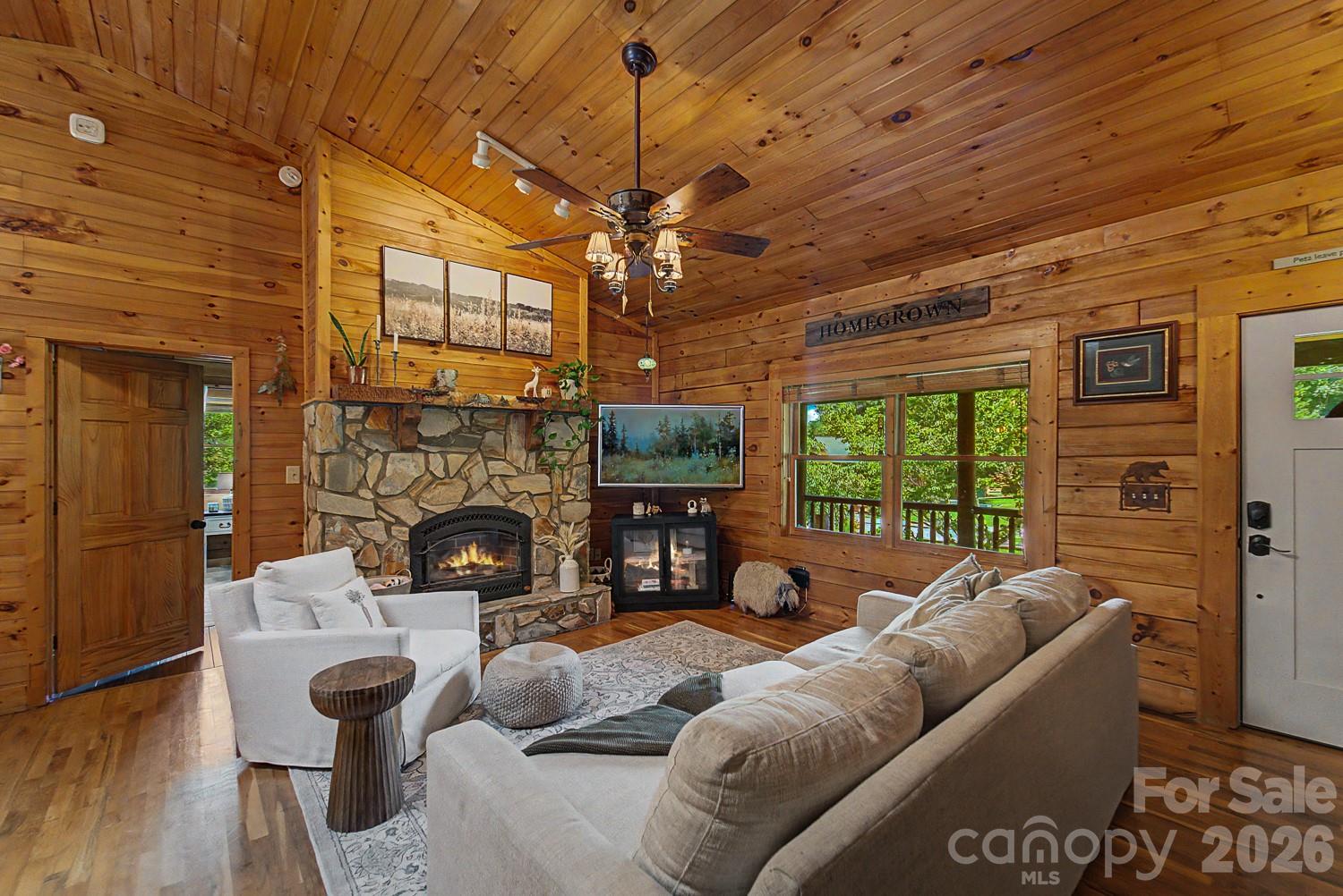 91 Tibi Lane — Waynesville