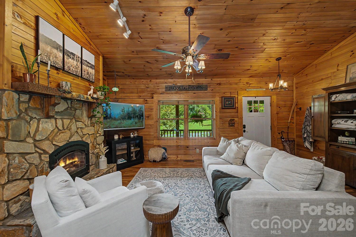 91 Tibi Lane — Waynesville