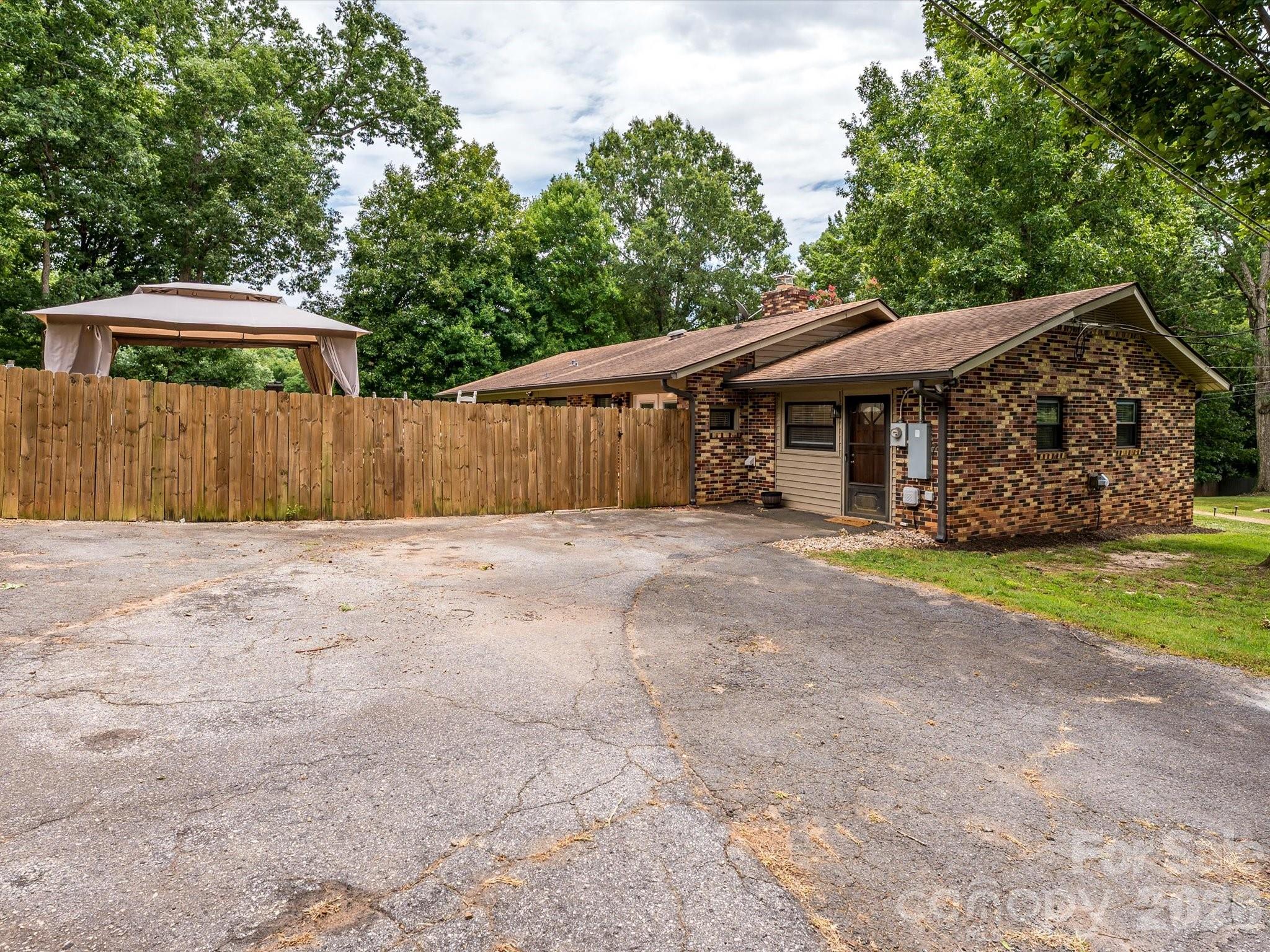 1106 Robinhood Lane — Kannapolis