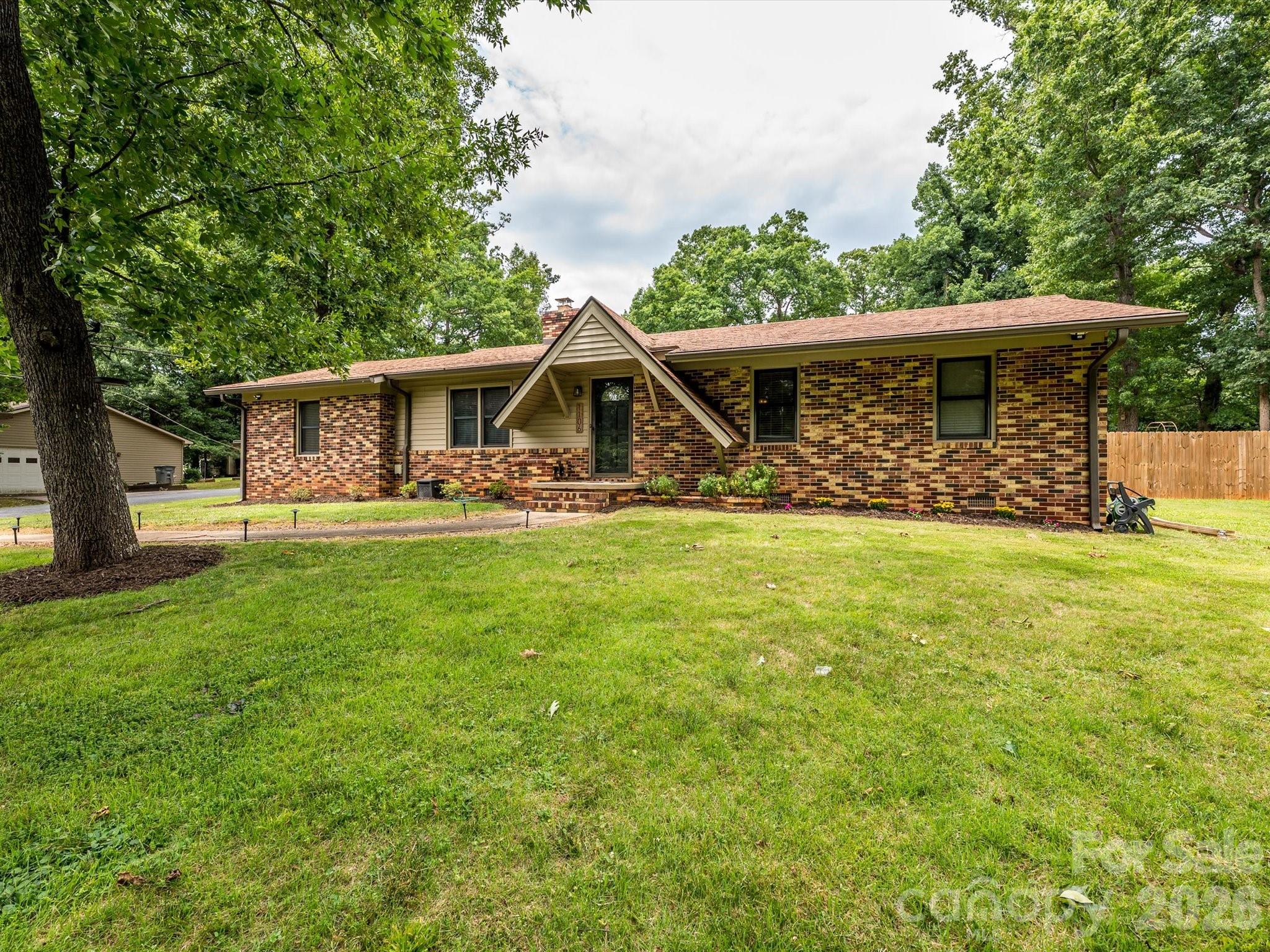 1106 Robinhood Lane — Kannapolis