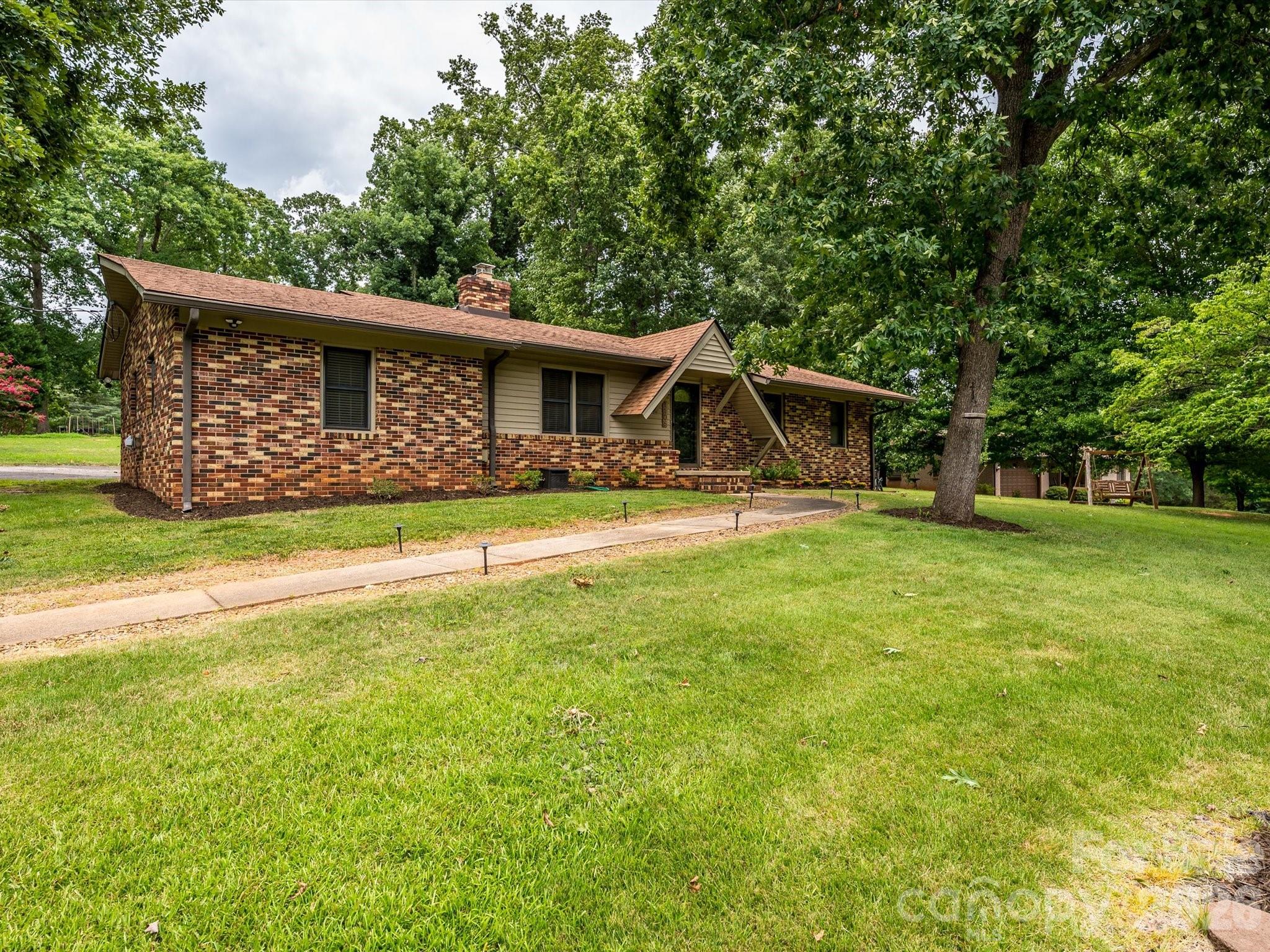 1106 Robinhood Lane — Kannapolis