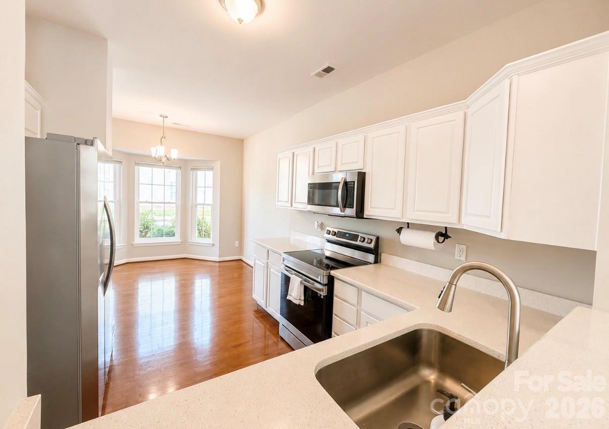 320 Shingleoak Drive — Clover