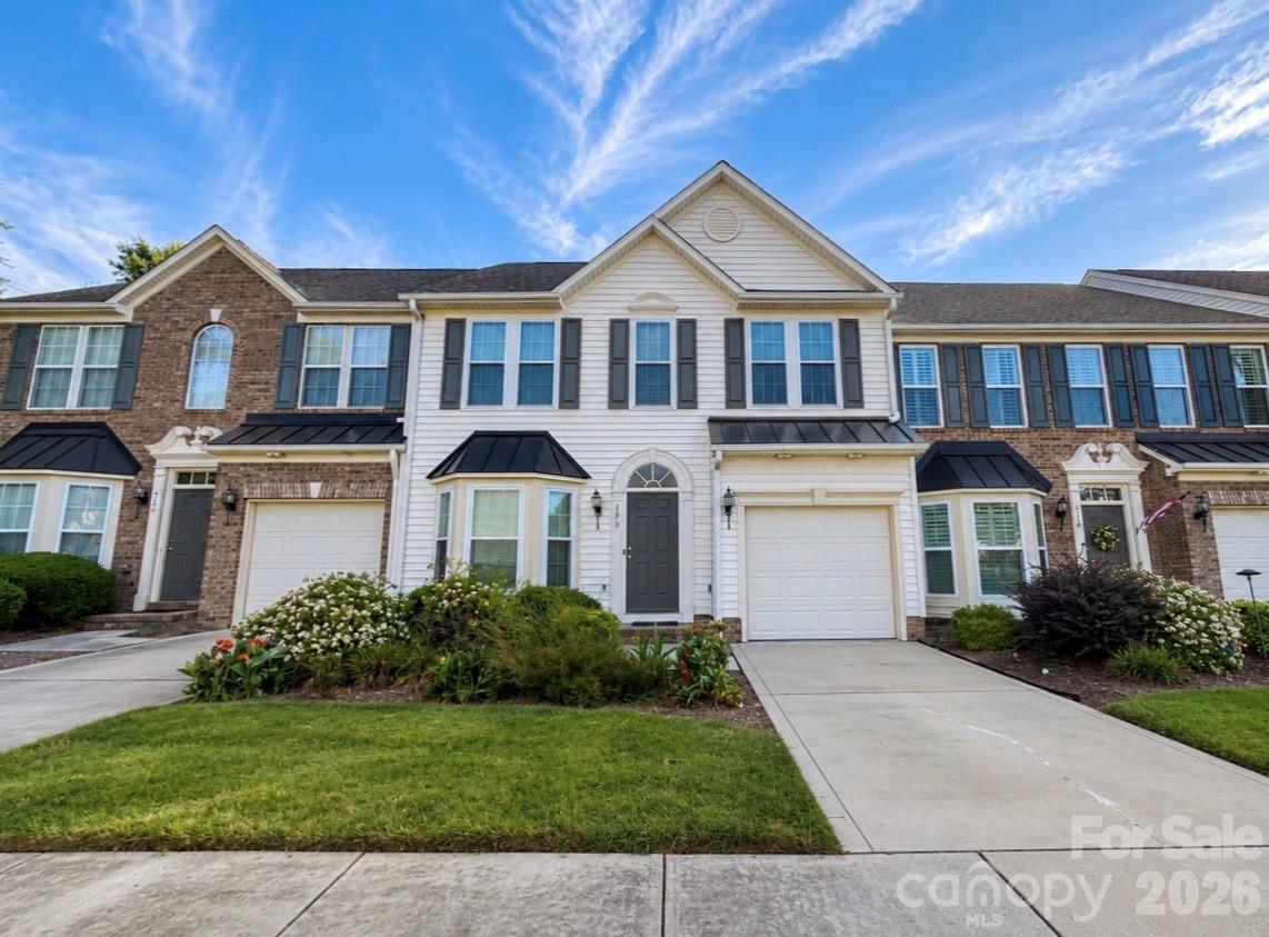 320 Shingleoak Drive — Clover