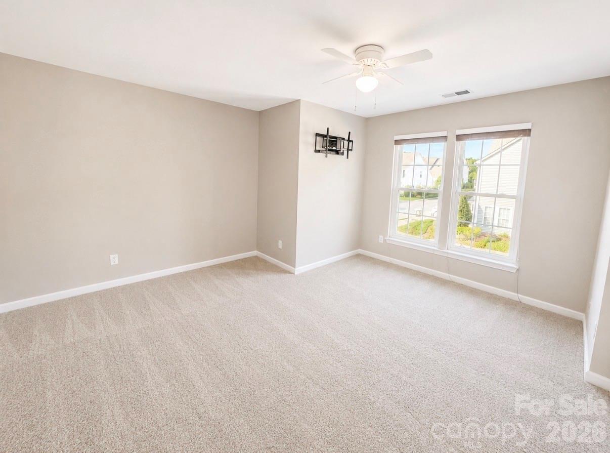 320 Shingleoak Drive — Clover