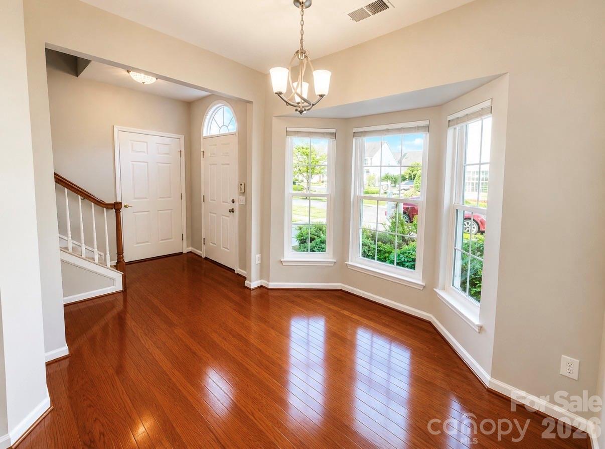 320 Shingleoak Drive — Clover