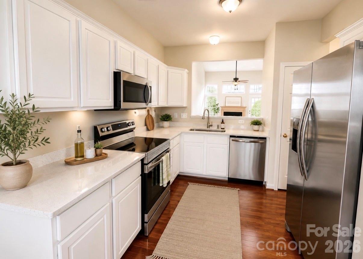 320 Shingleoak Drive — Clover