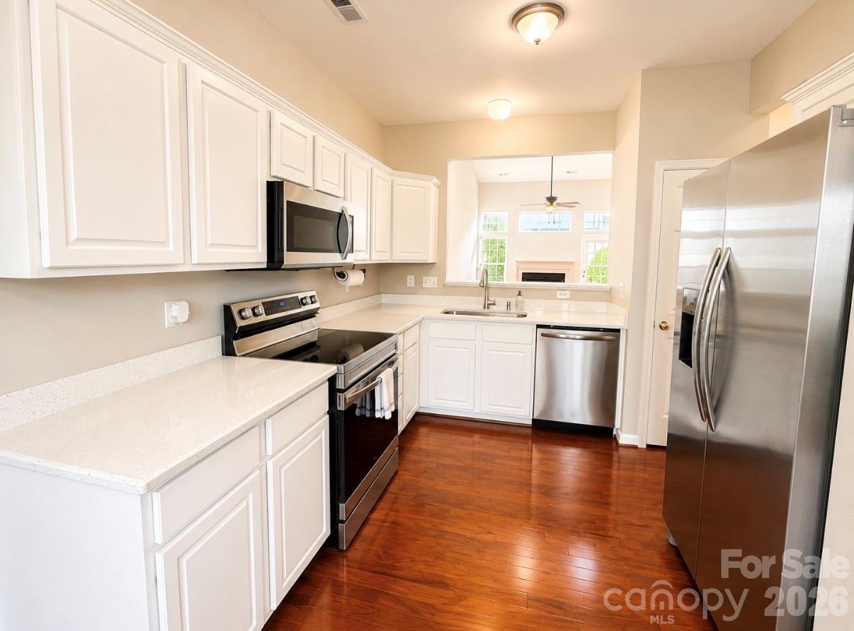 320 Shingleoak Drive — Clover