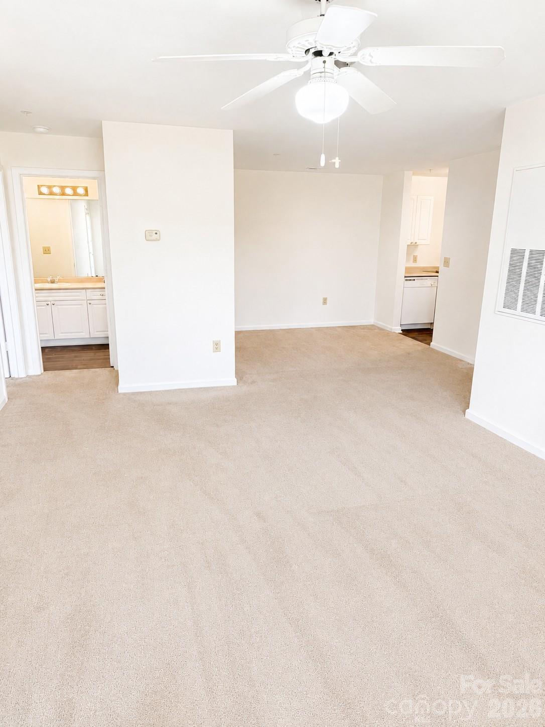 18 Hamiltons Bay Court #436 — Clover