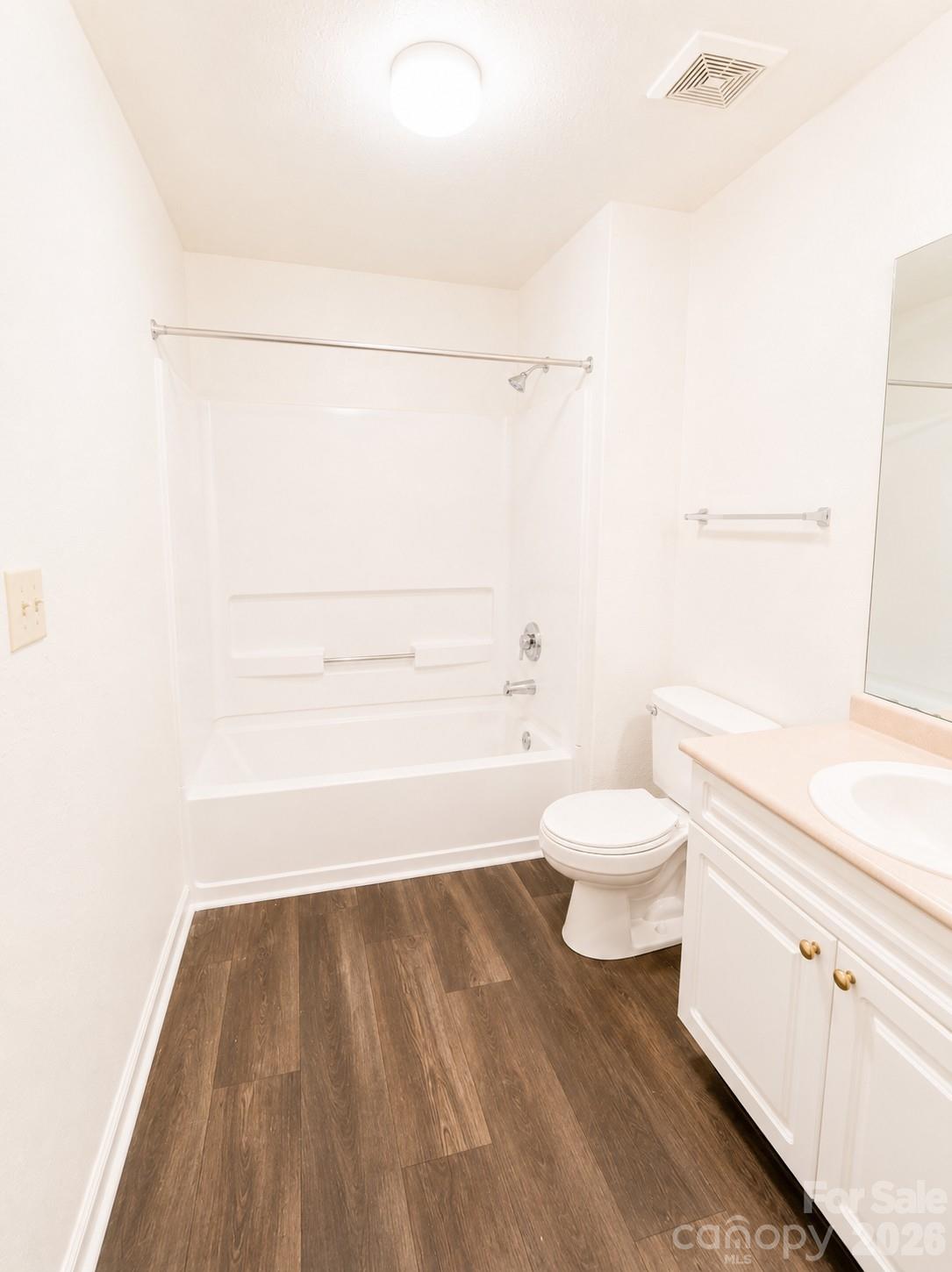 18 Hamiltons Bay Court #436 — Clover