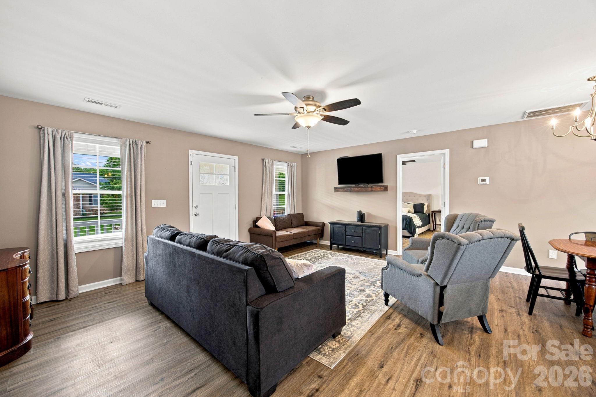1879 Jetton Drive — Vale