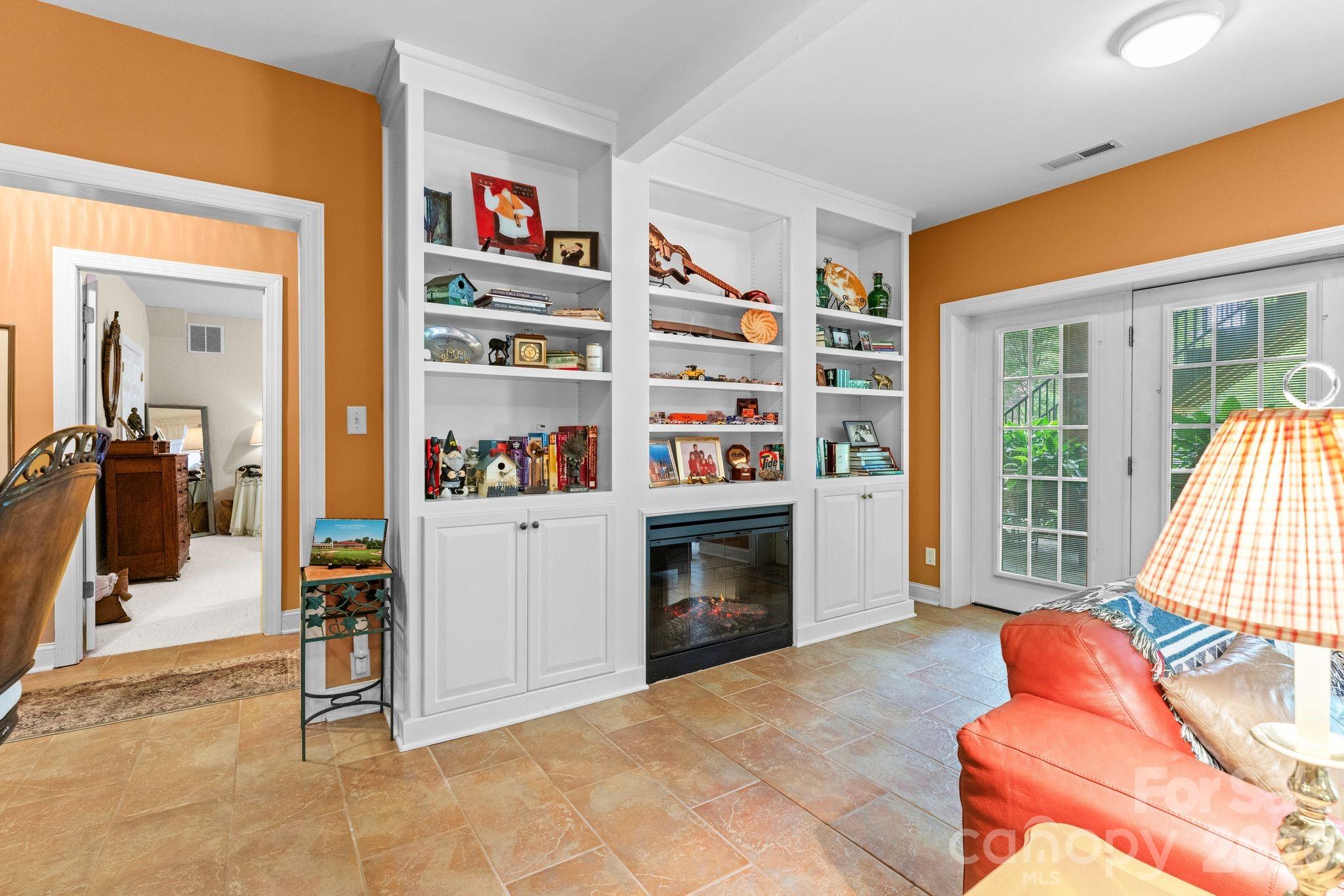 247 James Way — Bermuda Run